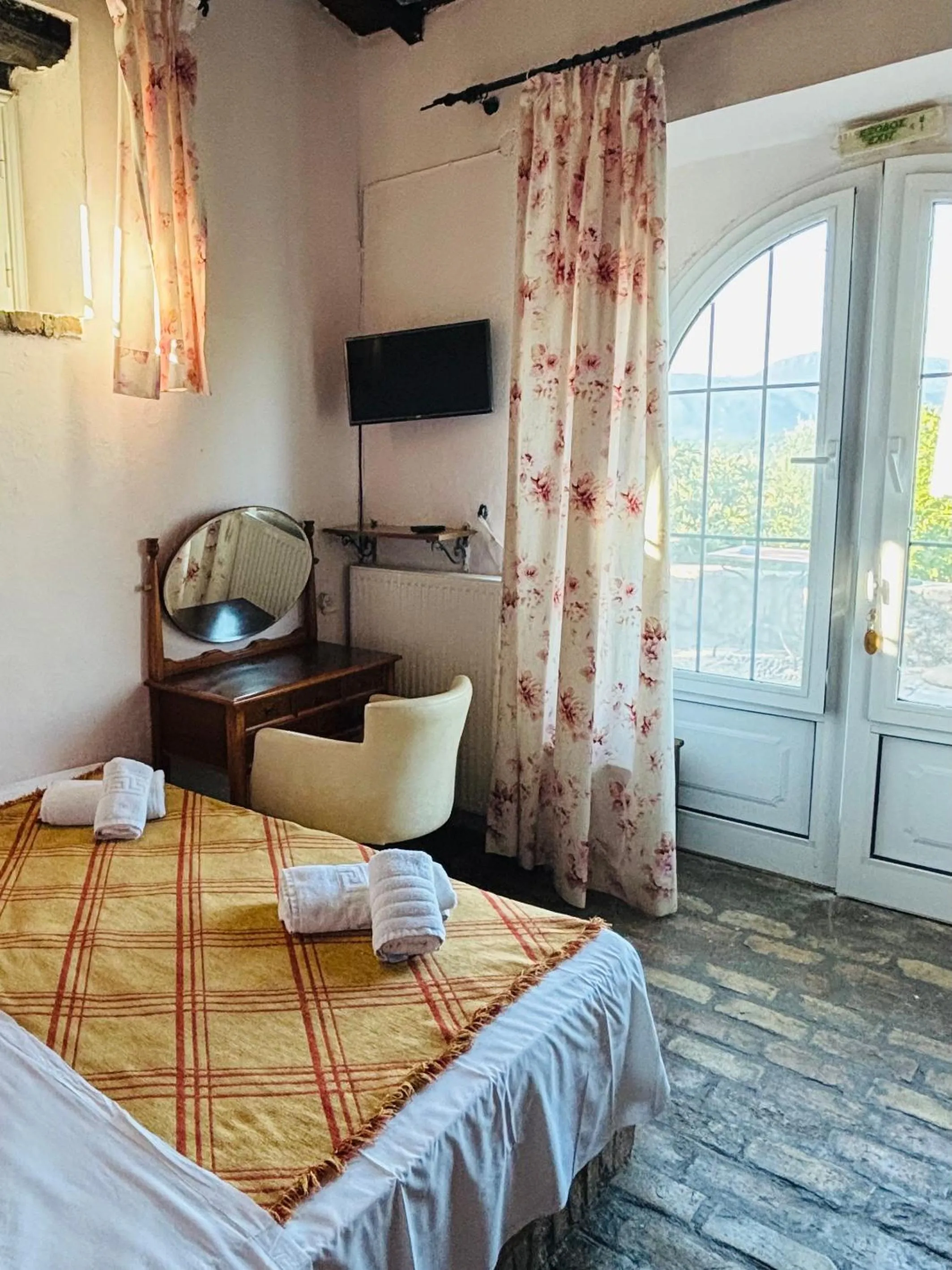 Bed in Fundana Villas