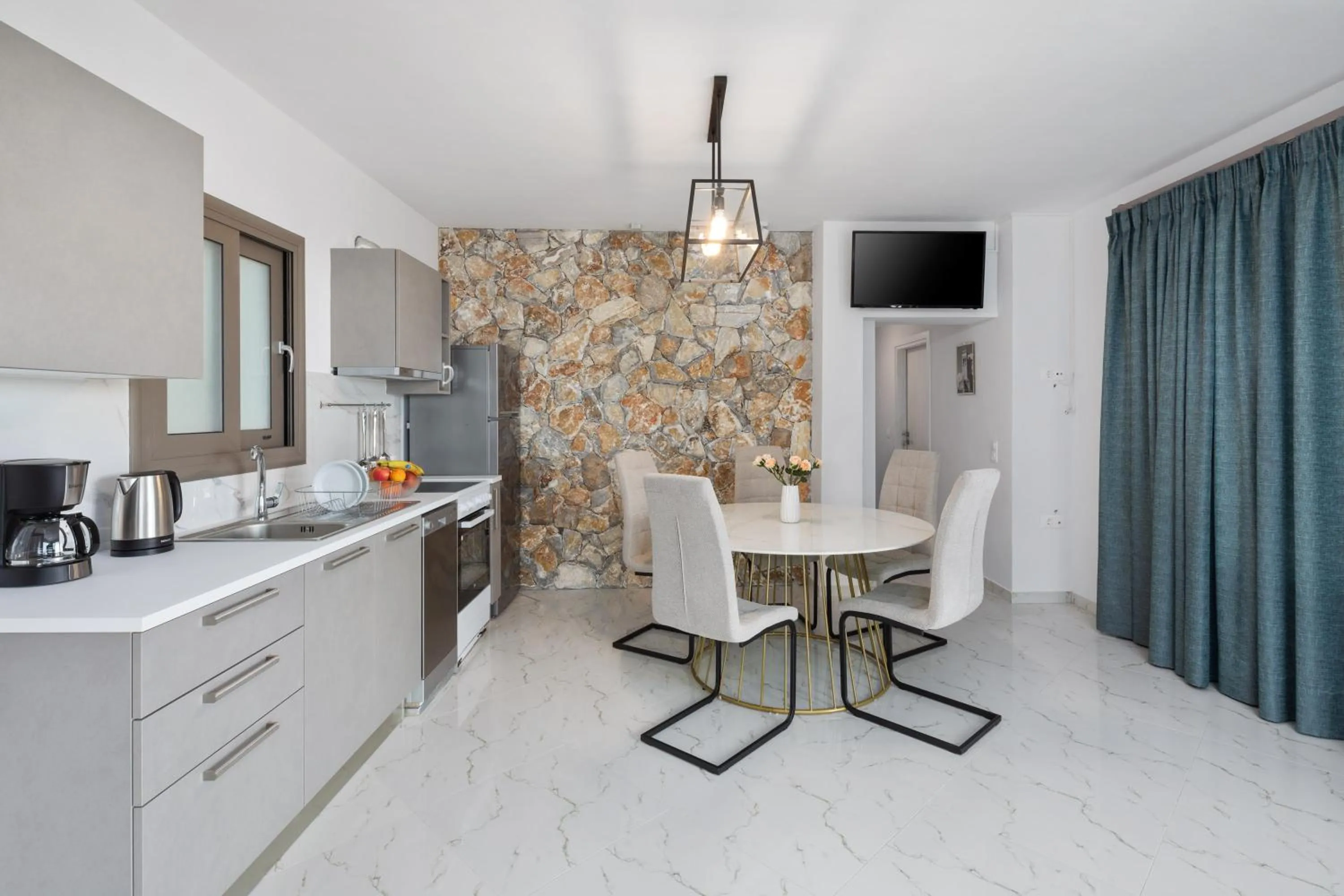 Kitchen or kitchenette in Fundana Villas