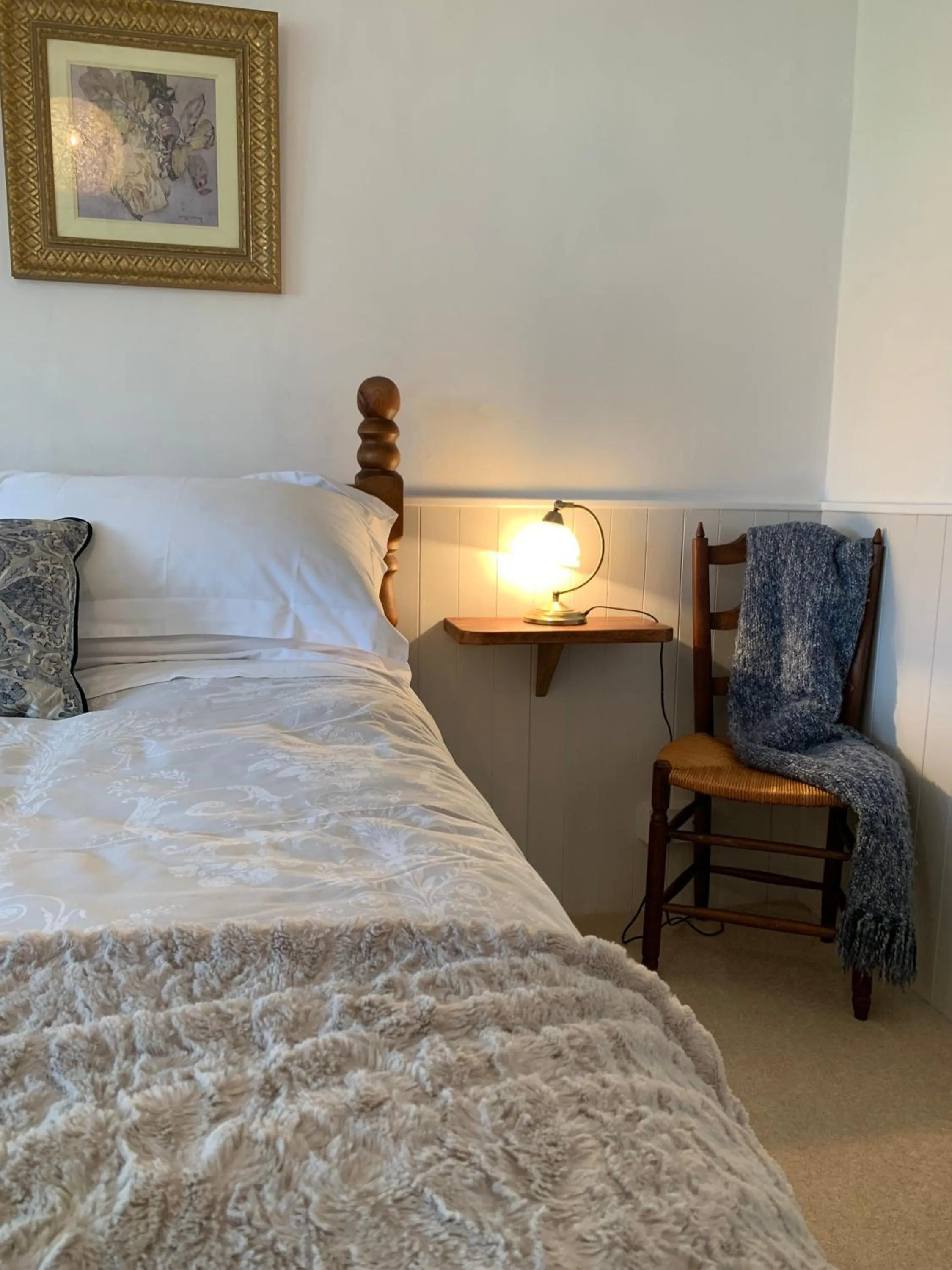 Shower in Dupplin152 bed and breakfast