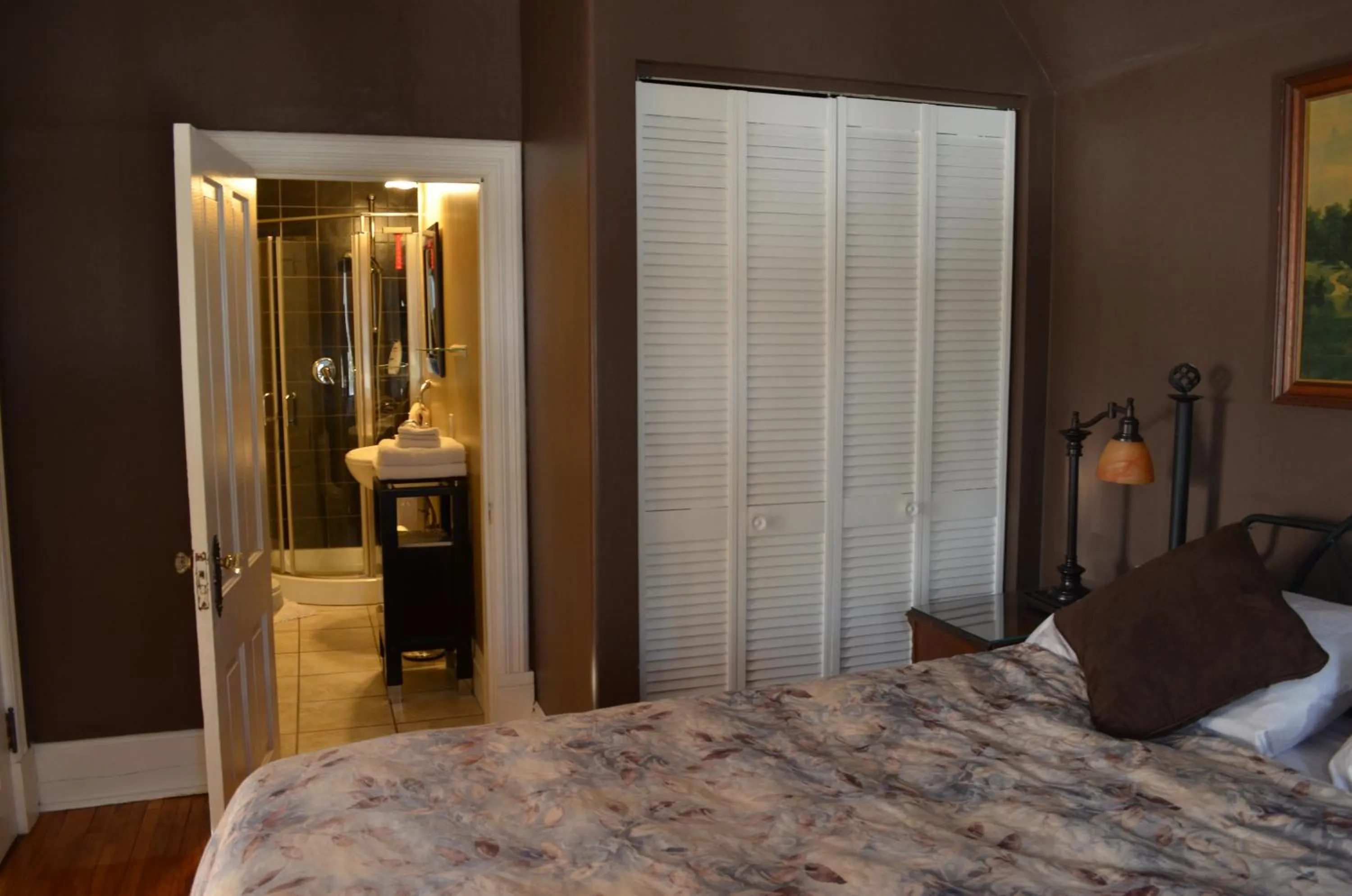 Bed in Sir Edgar House B&B