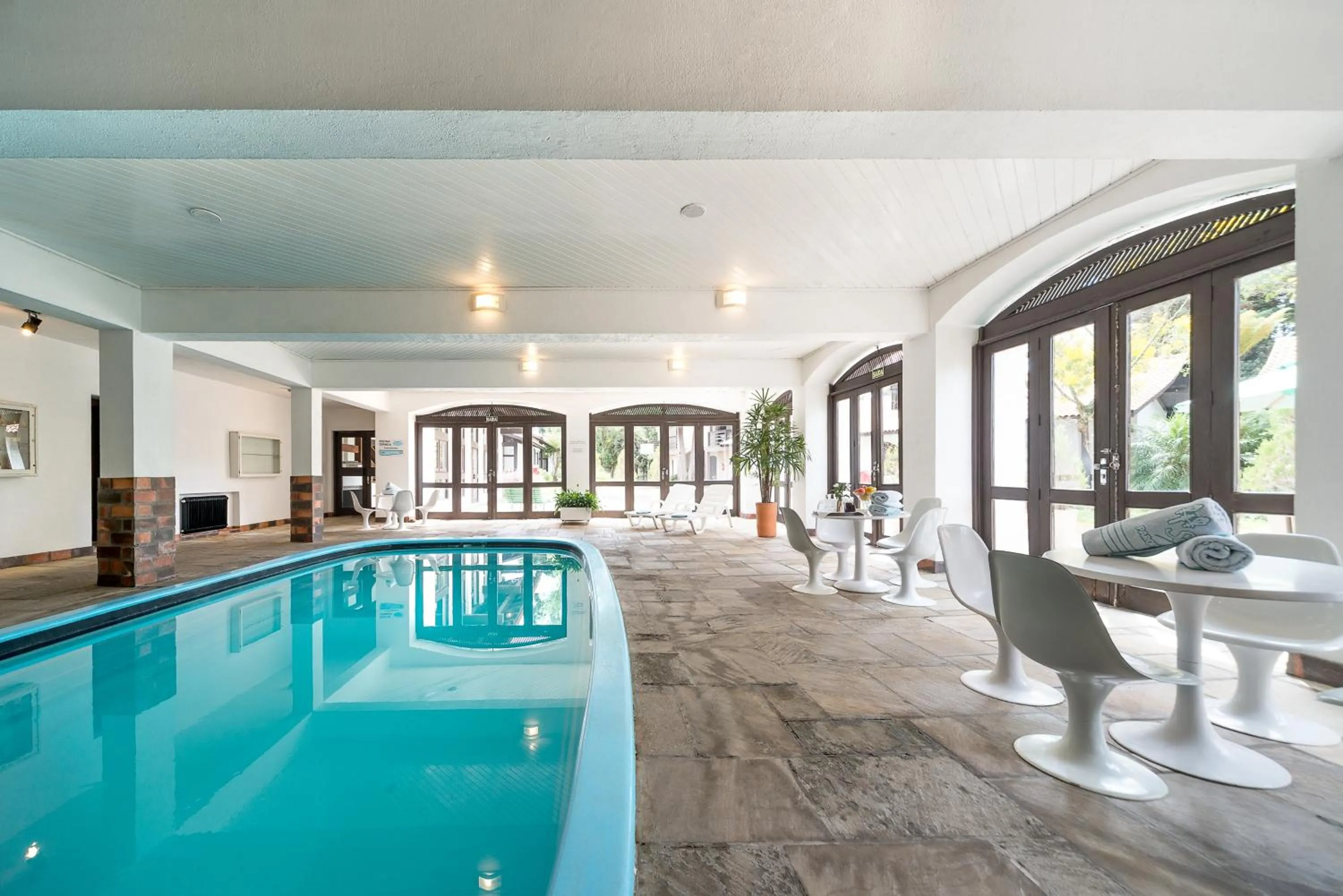 Swimming pool in Vila Suzana Parque Hotel