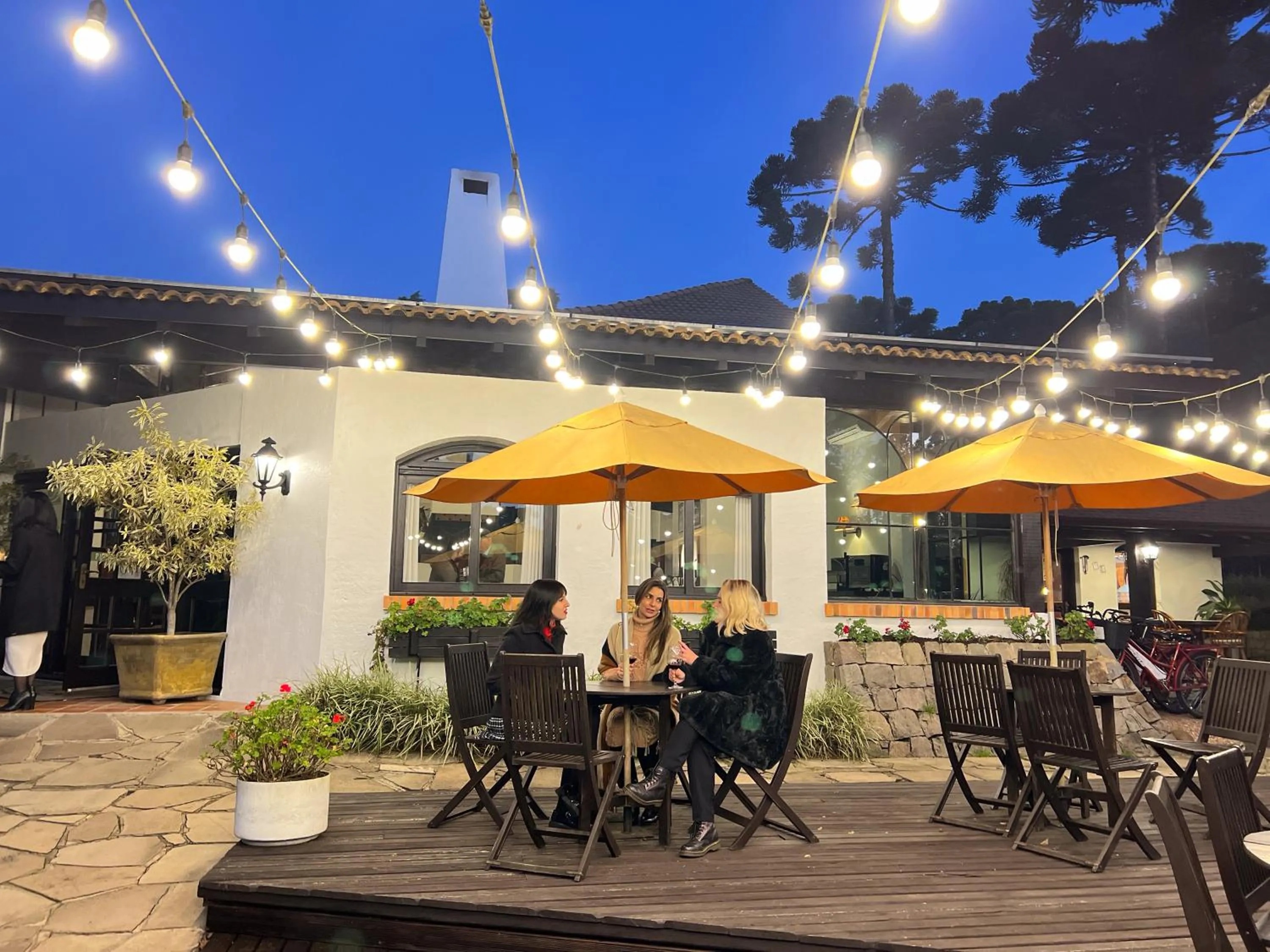 Night in Vila Suzana Parque Hotel