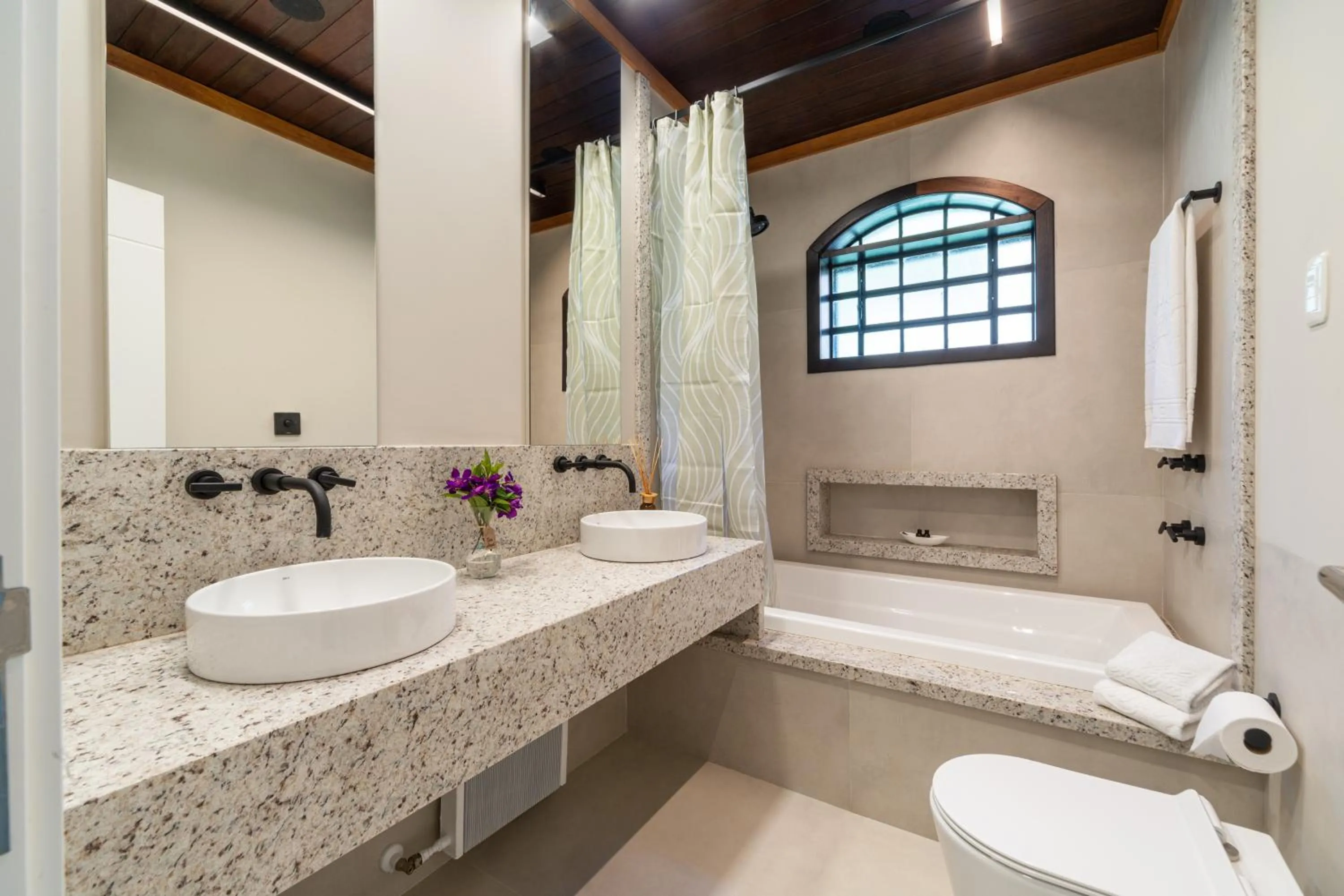 Bathroom in Vila Suzana Parque Hotel