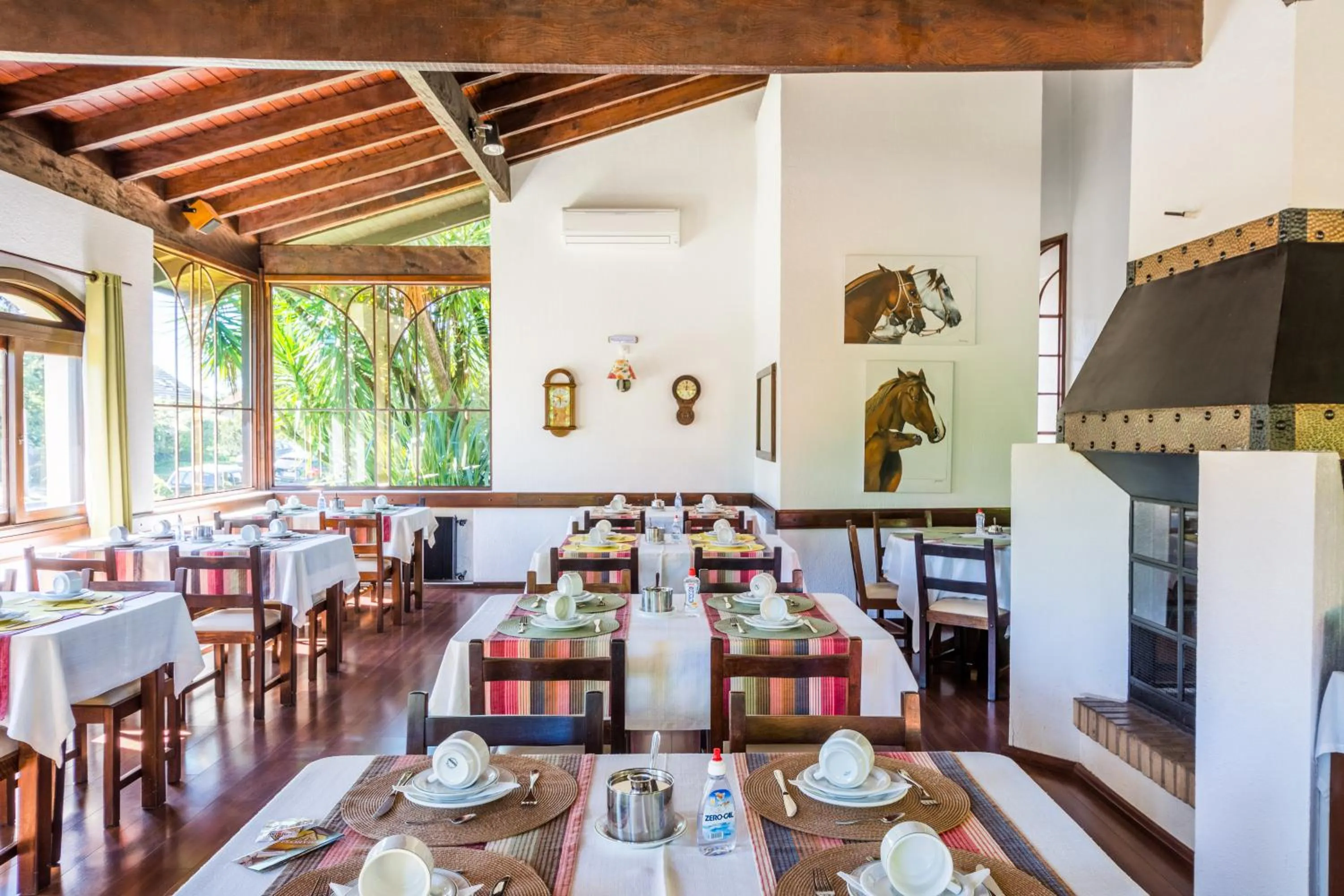 Restaurant/places to eat in Vila Suzana Parque Hotel