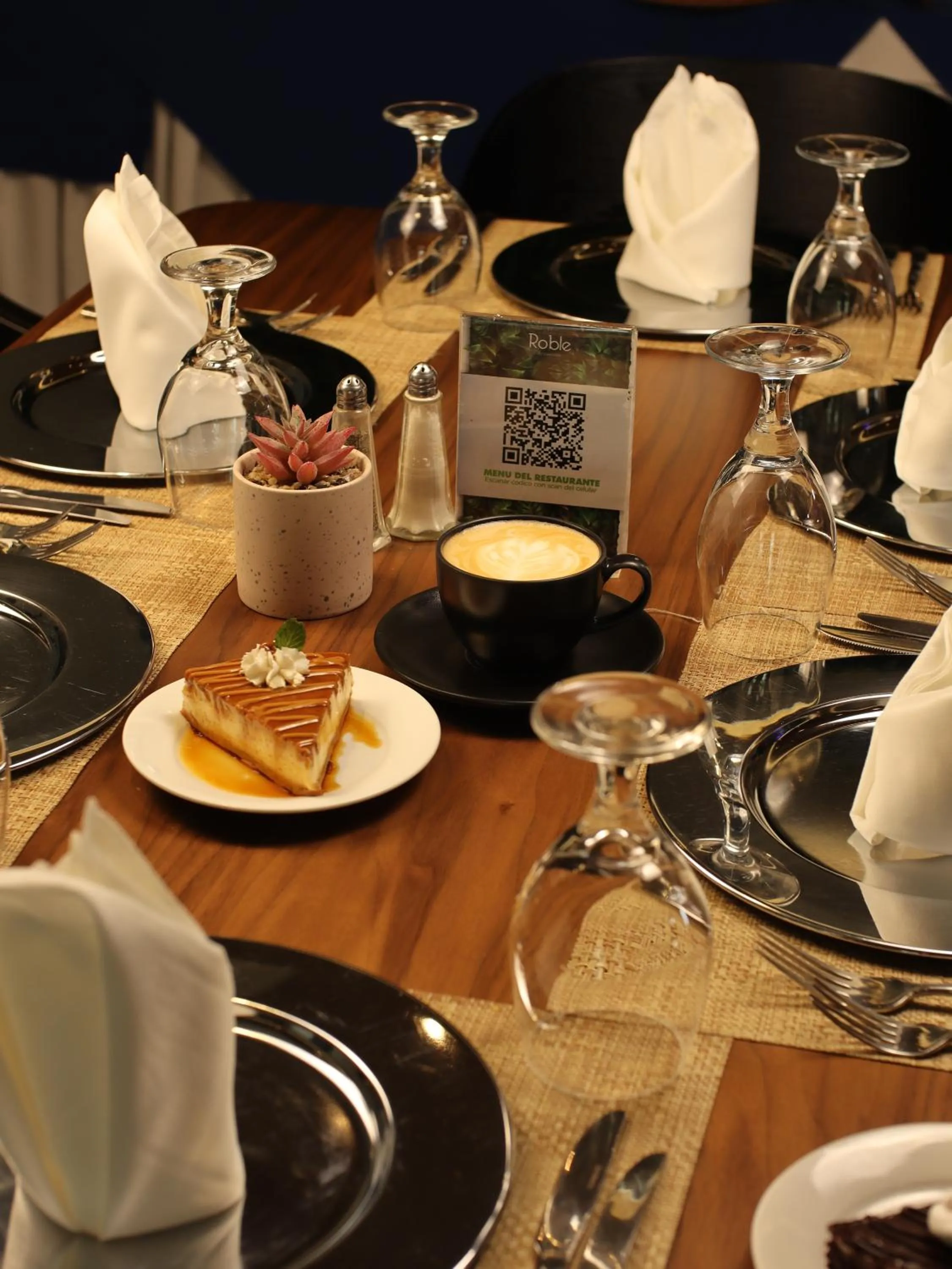 Restaurant/places to eat in Hotel Agualcas