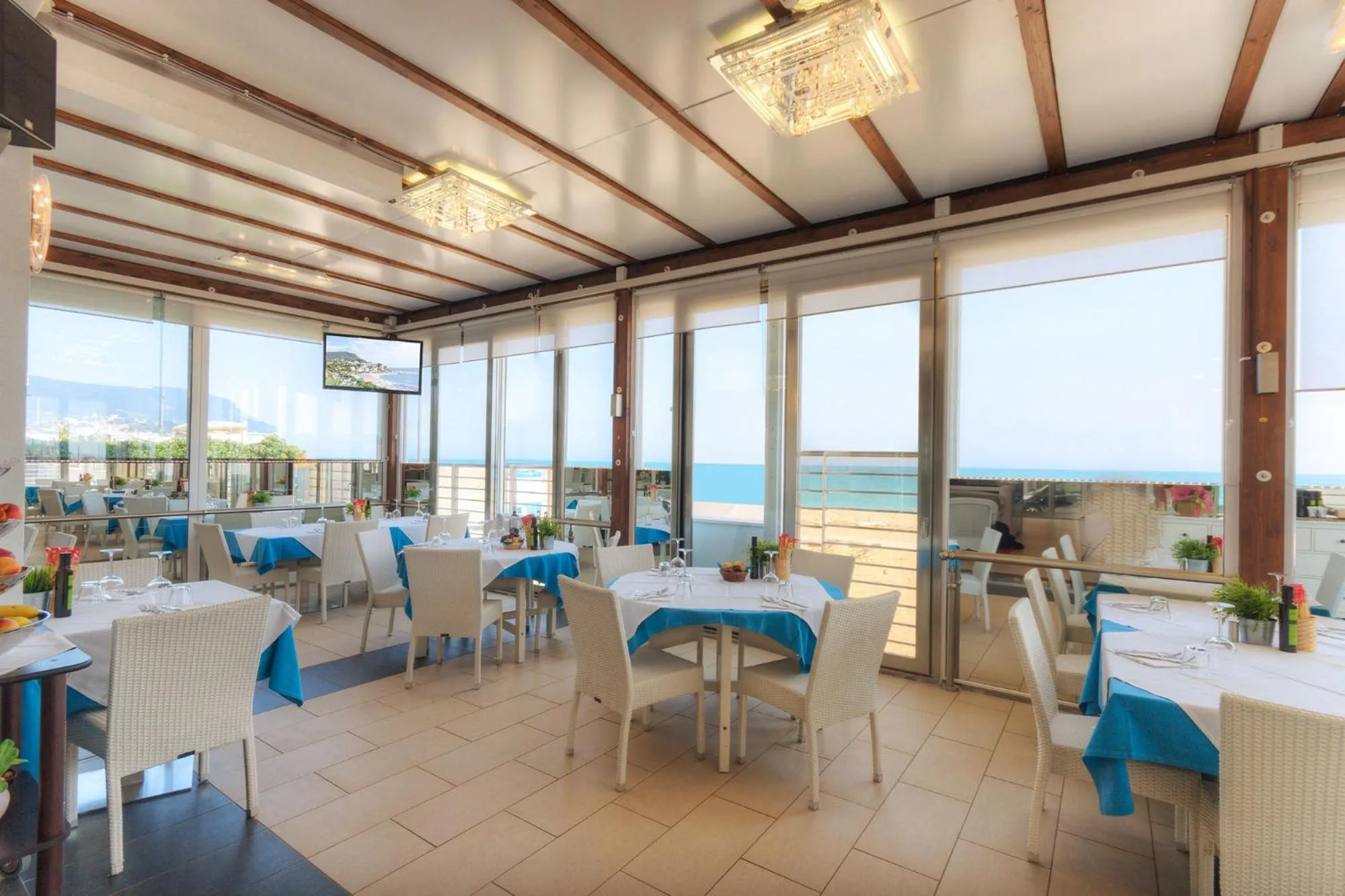 Restaurant/places to eat in Il Conero Mare