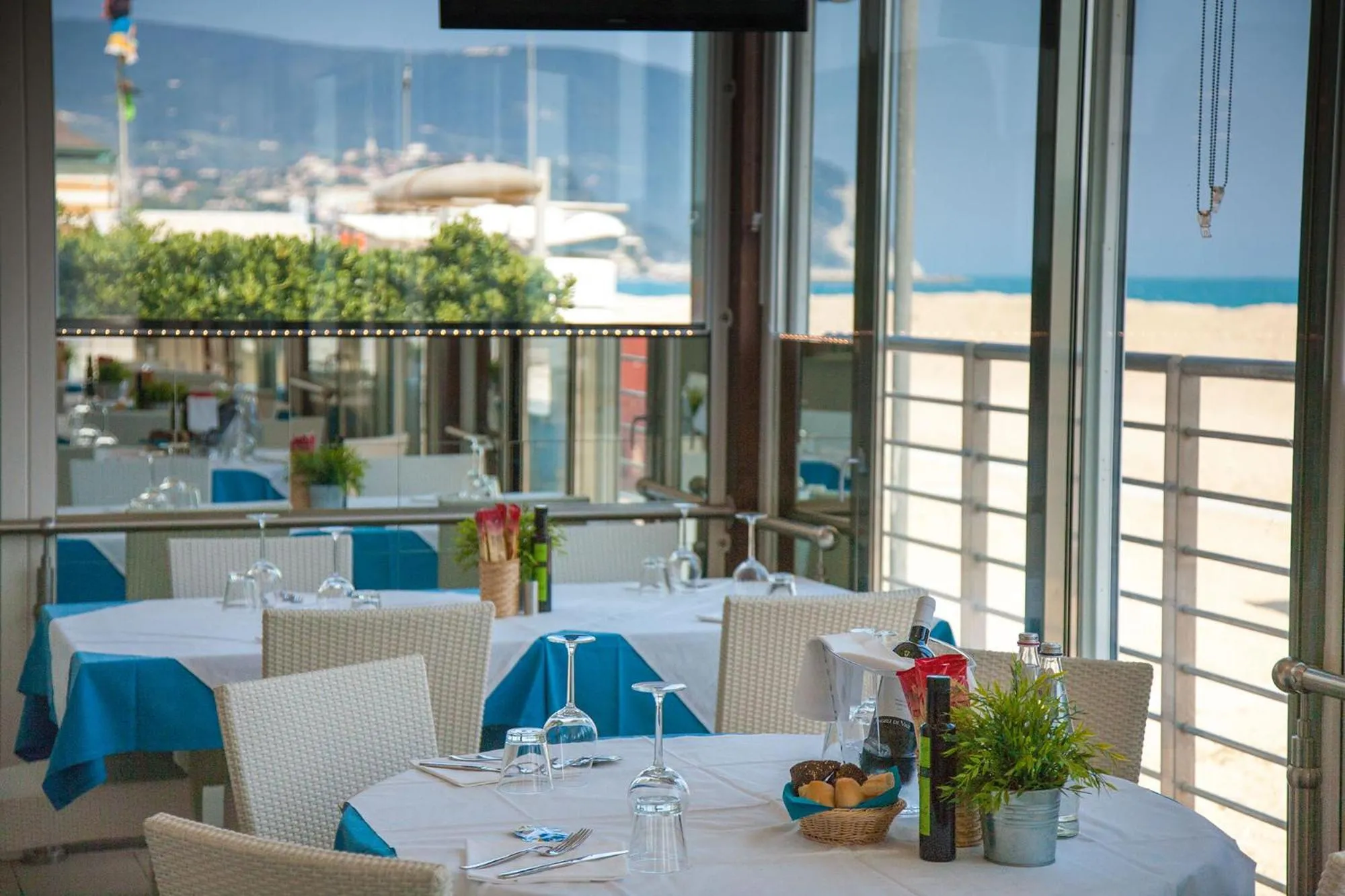 Restaurant/places to eat in Il Conero Mare