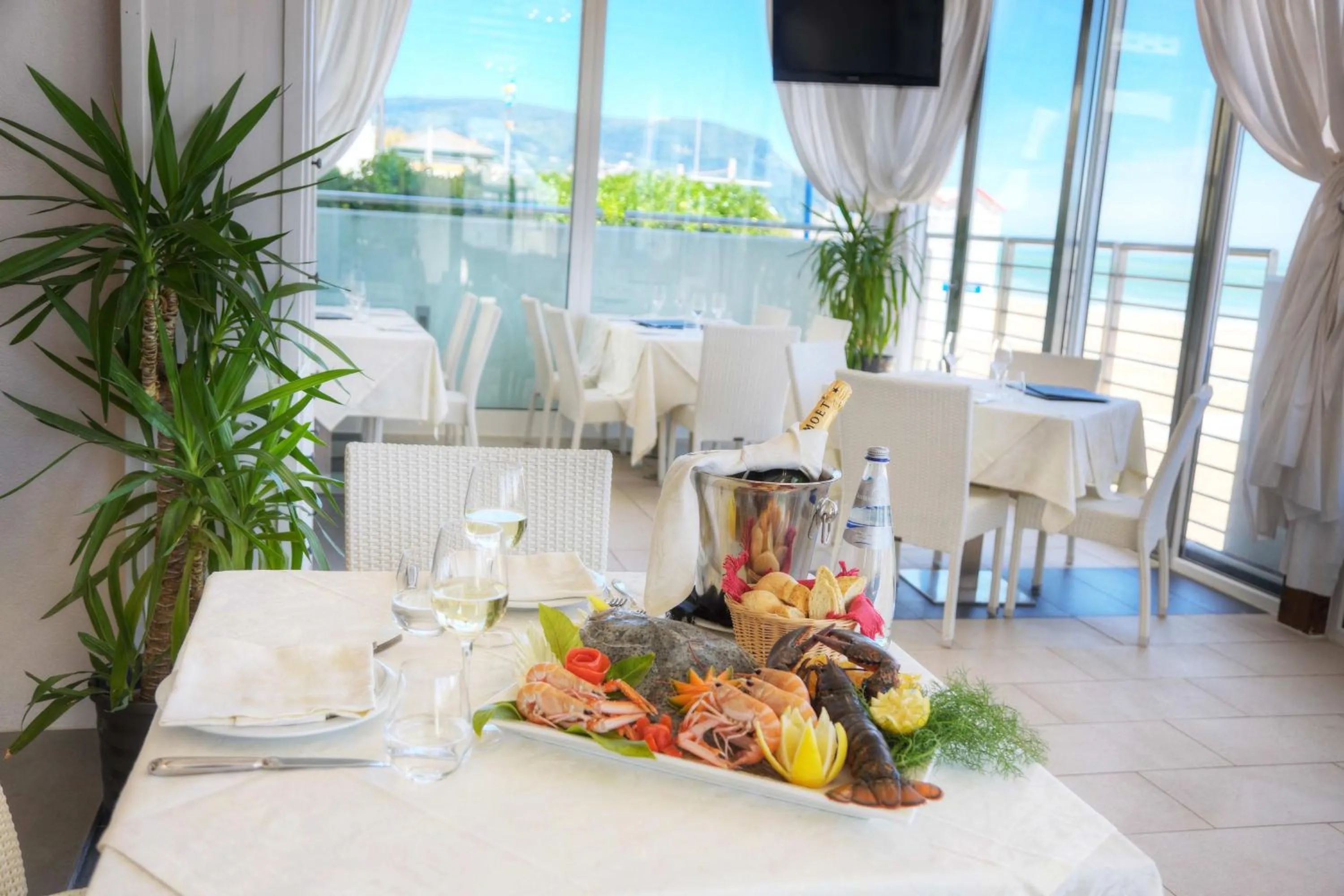 Restaurant/places to eat in Il Conero Mare