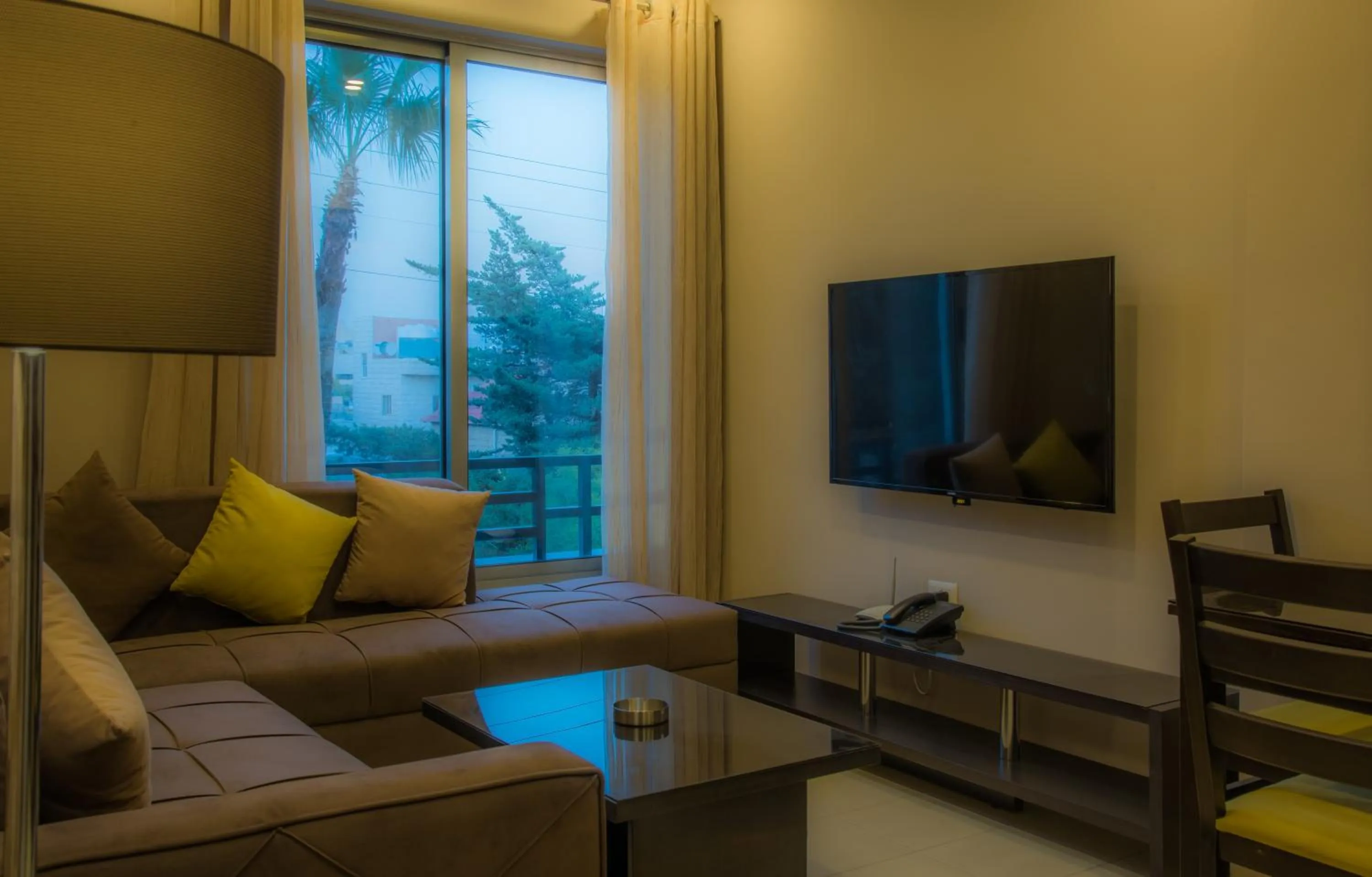 Deluxe Apartment in Shams Alweibdeh Hotel Apartments