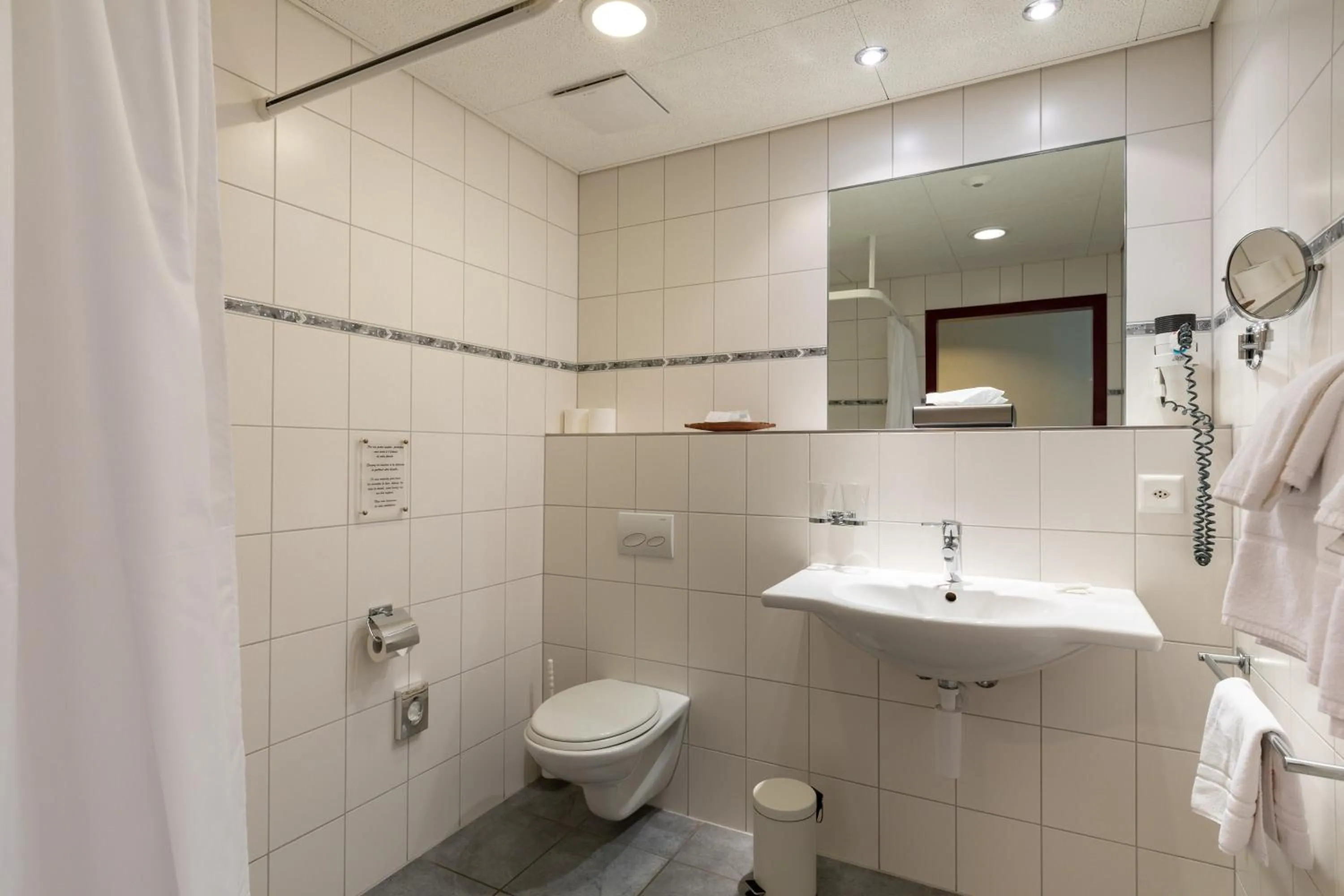 Bathroom in Bellevue le Rocheray