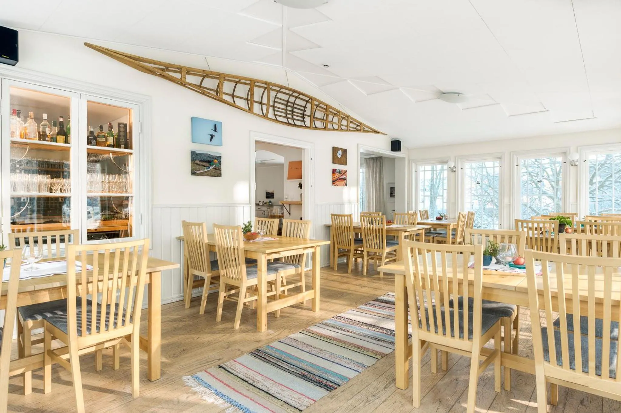 Restaurant/places to eat in Villa Bro