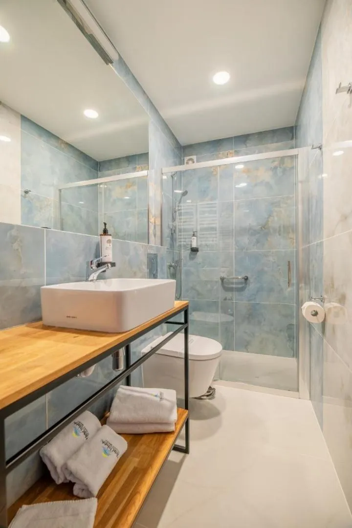 Shower in Hotel Wodnik Twój Hotel z widokiem na morze