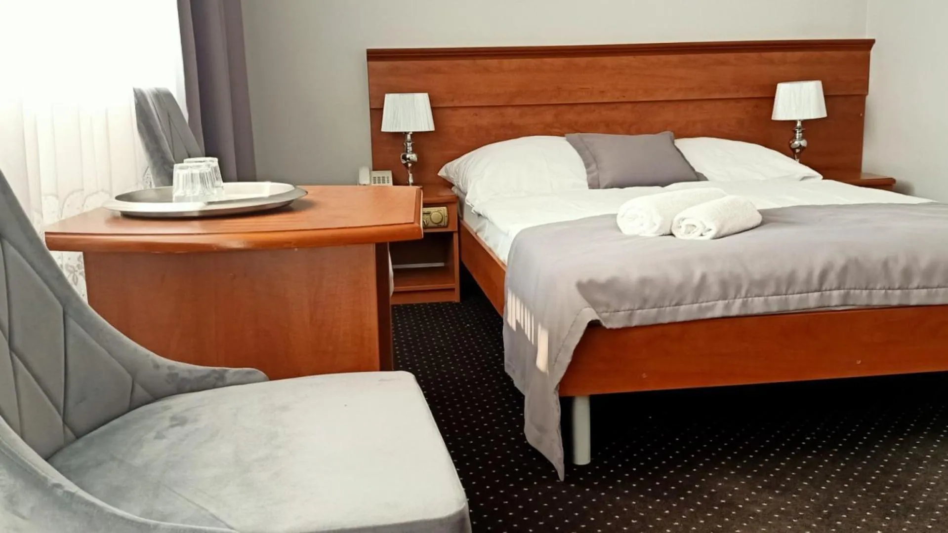 Bed in Hotel Wodnik Twój Hotel z widokiem na morze