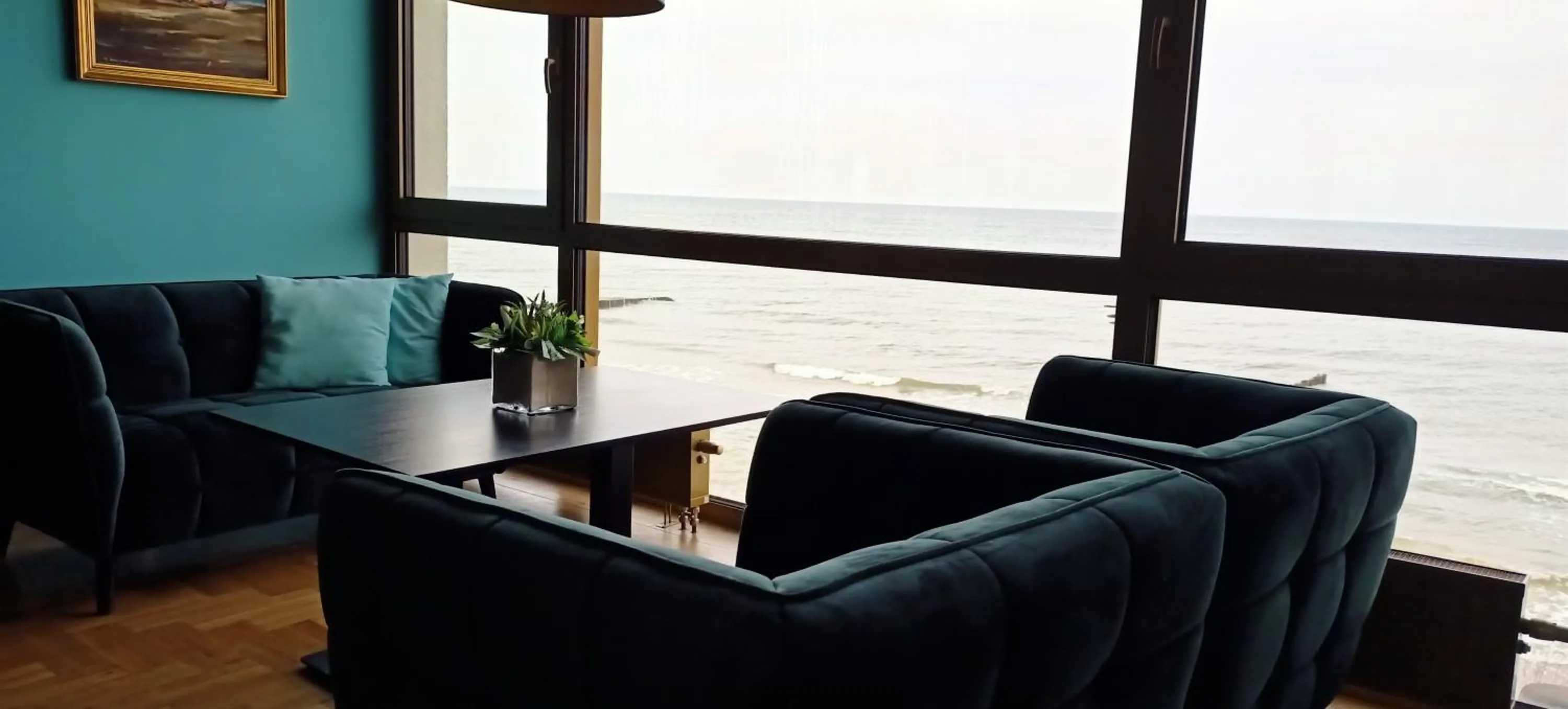 Lounge or bar in Hotel Wodnik Twój Hotel z widokiem na morze