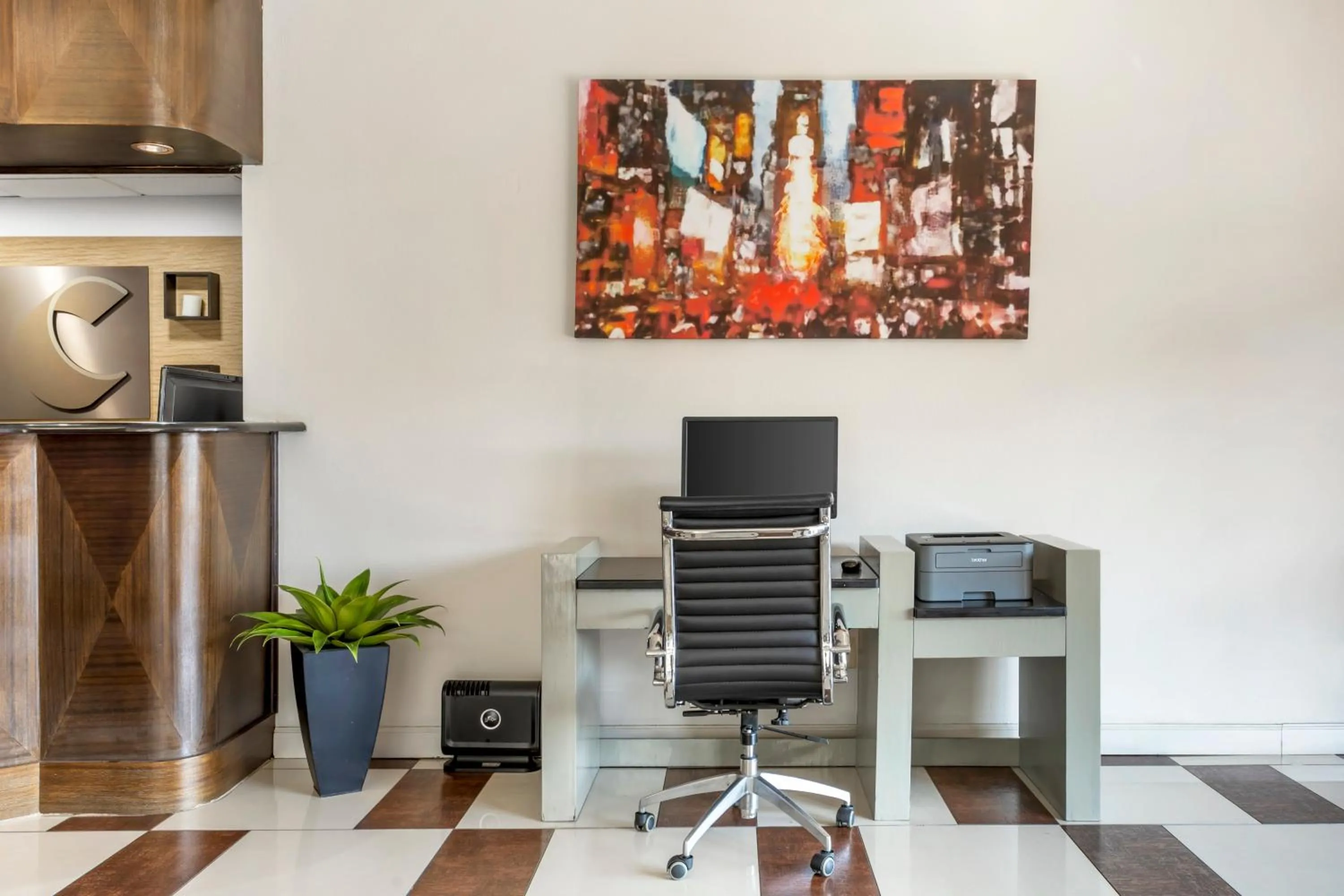 Business facilities in Comfort Inn Edgewater on Hudson River