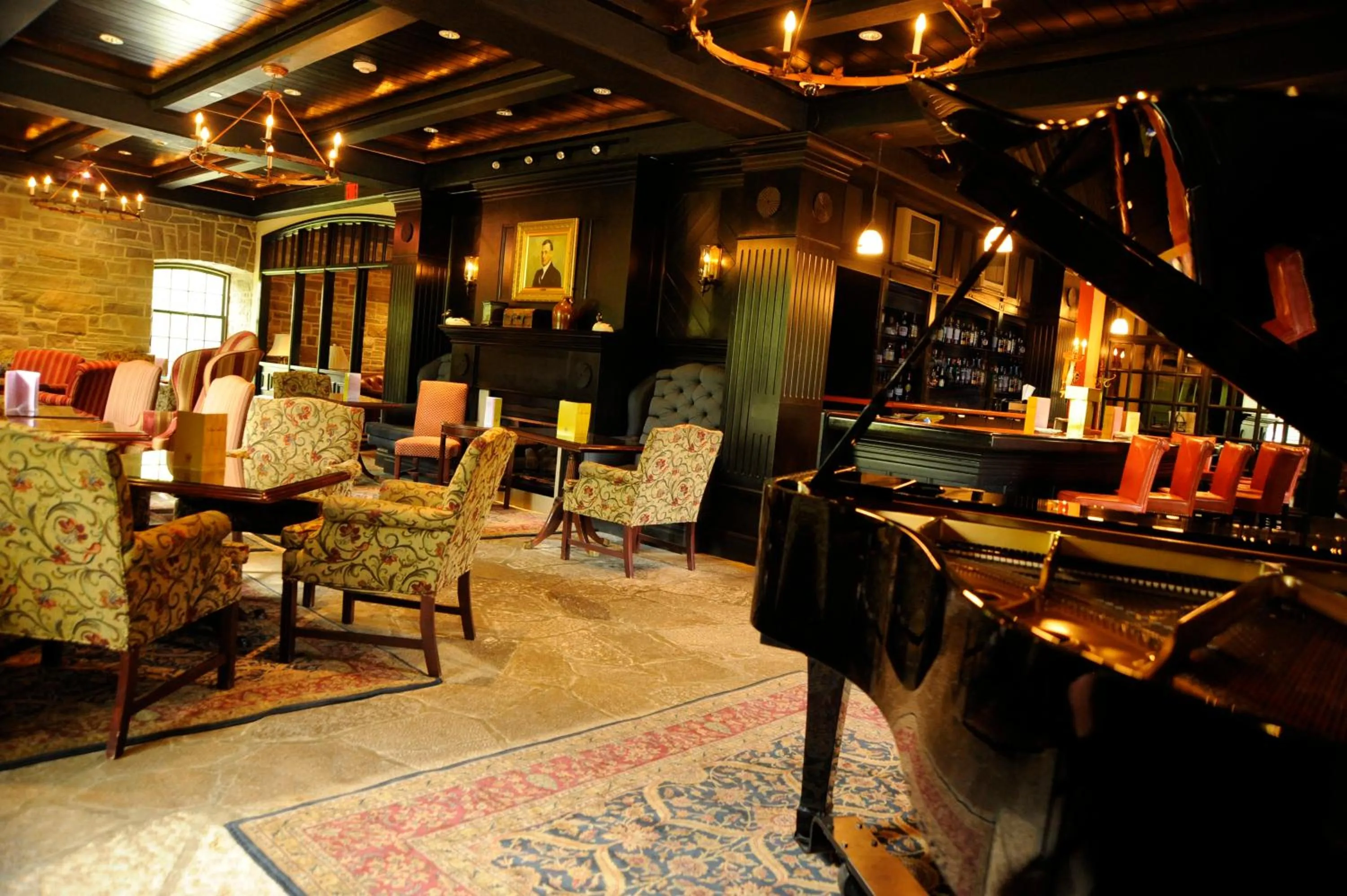 Restaurant/places to eat in Old Mill Toronto Hotel