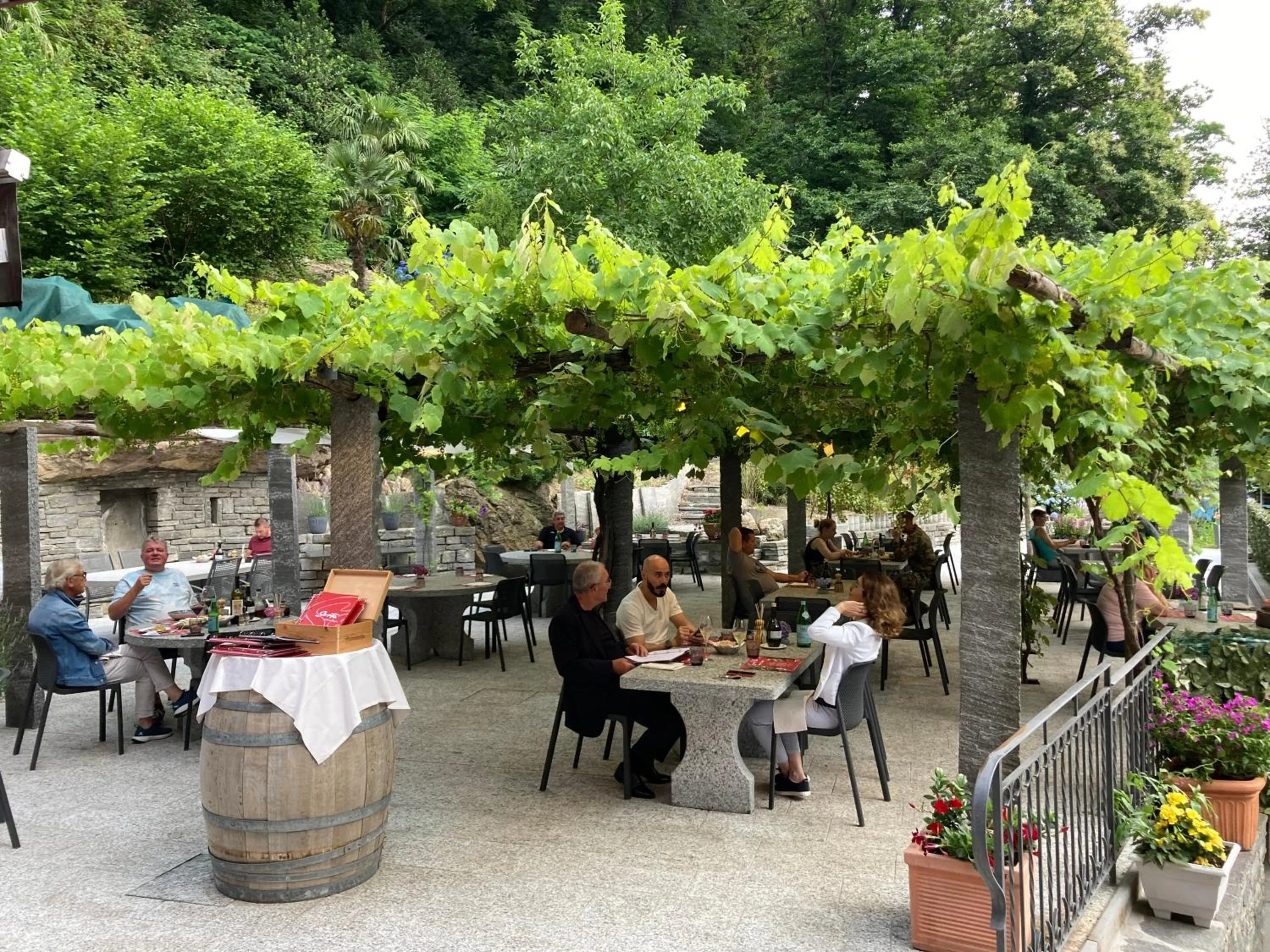 Restaurant/places to eat in Hotel Ristorante Grotto Serta