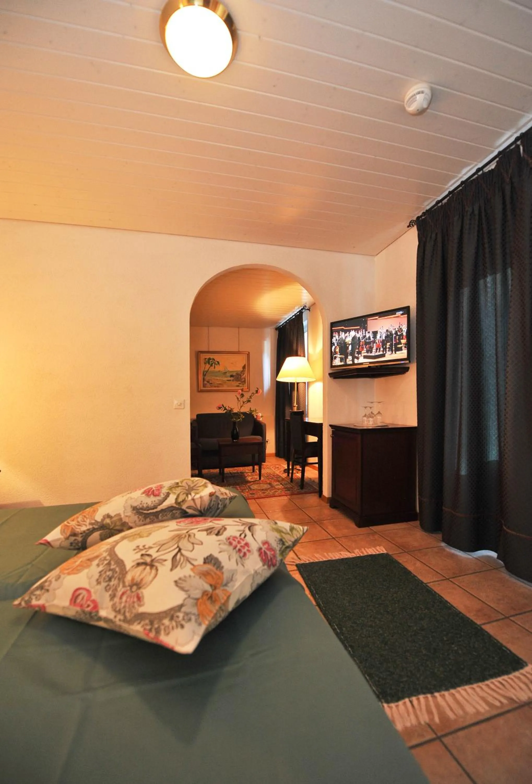 Photo of the whole room, Bed in Hotel Ristorante Grotto Serta