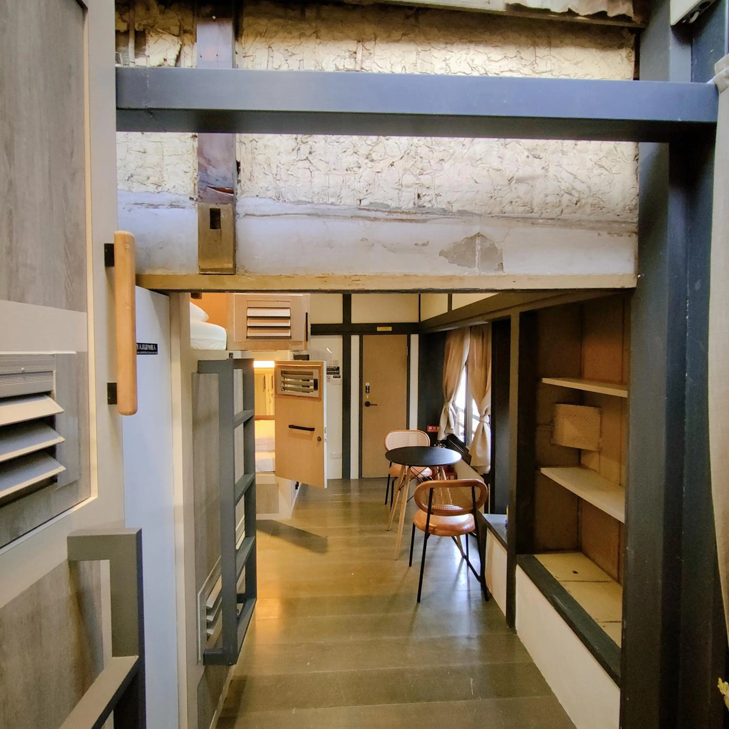 Photo of the whole room in Jerry's Mazehut Hostel