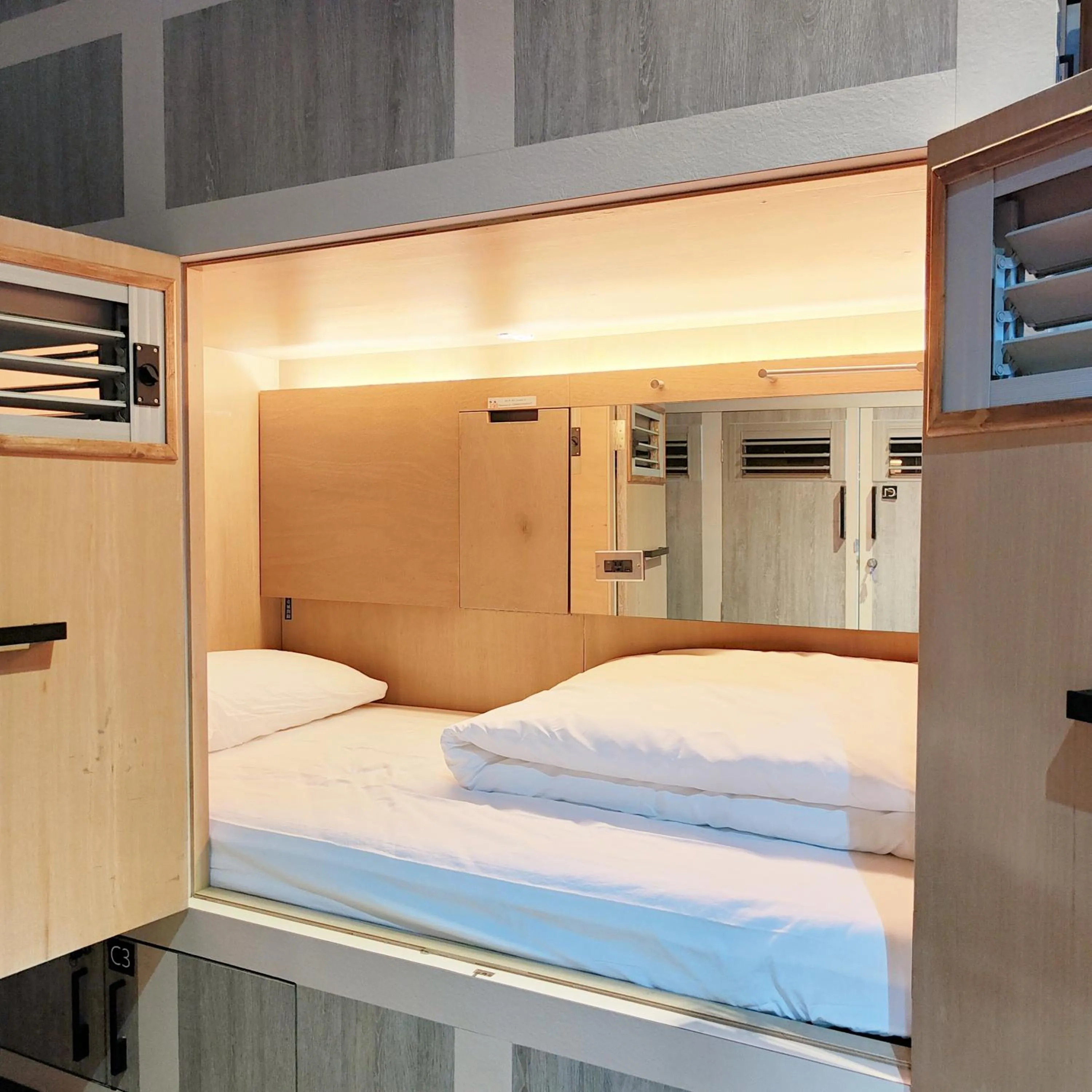 Bed in Jerry's Mazehut Hostel