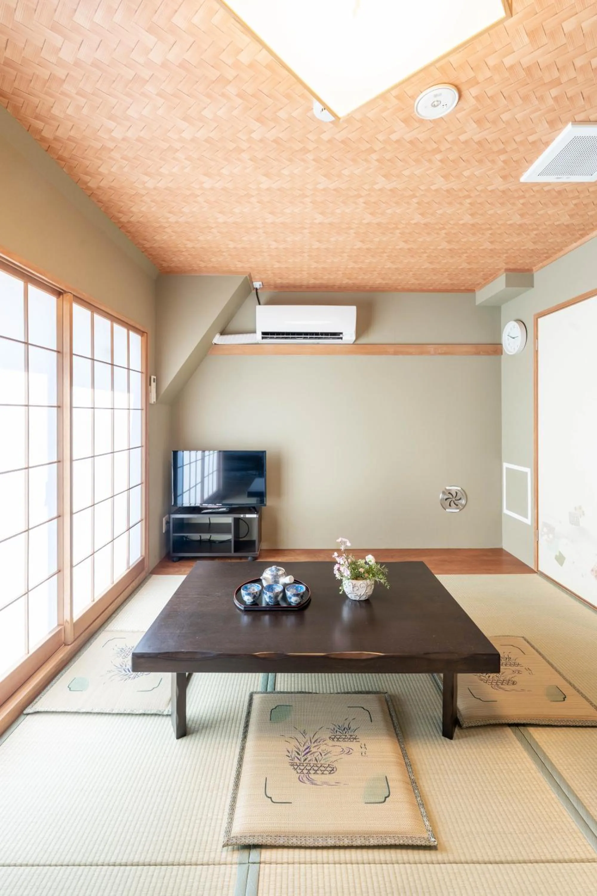 Photo of the whole room in Nihonbashi Kakigara Ryokan