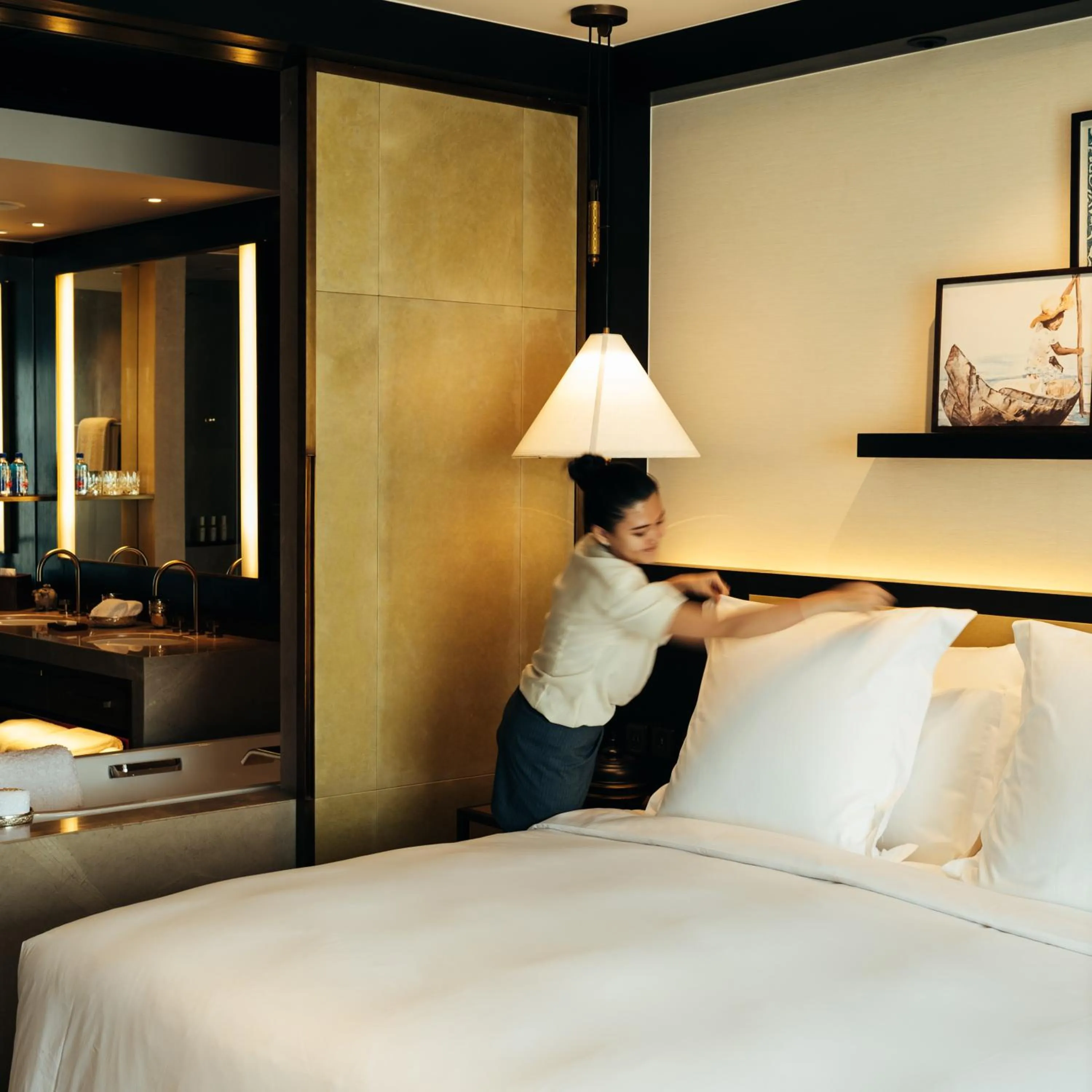 Bedroom, Bed in Rosewood Phnom Penh