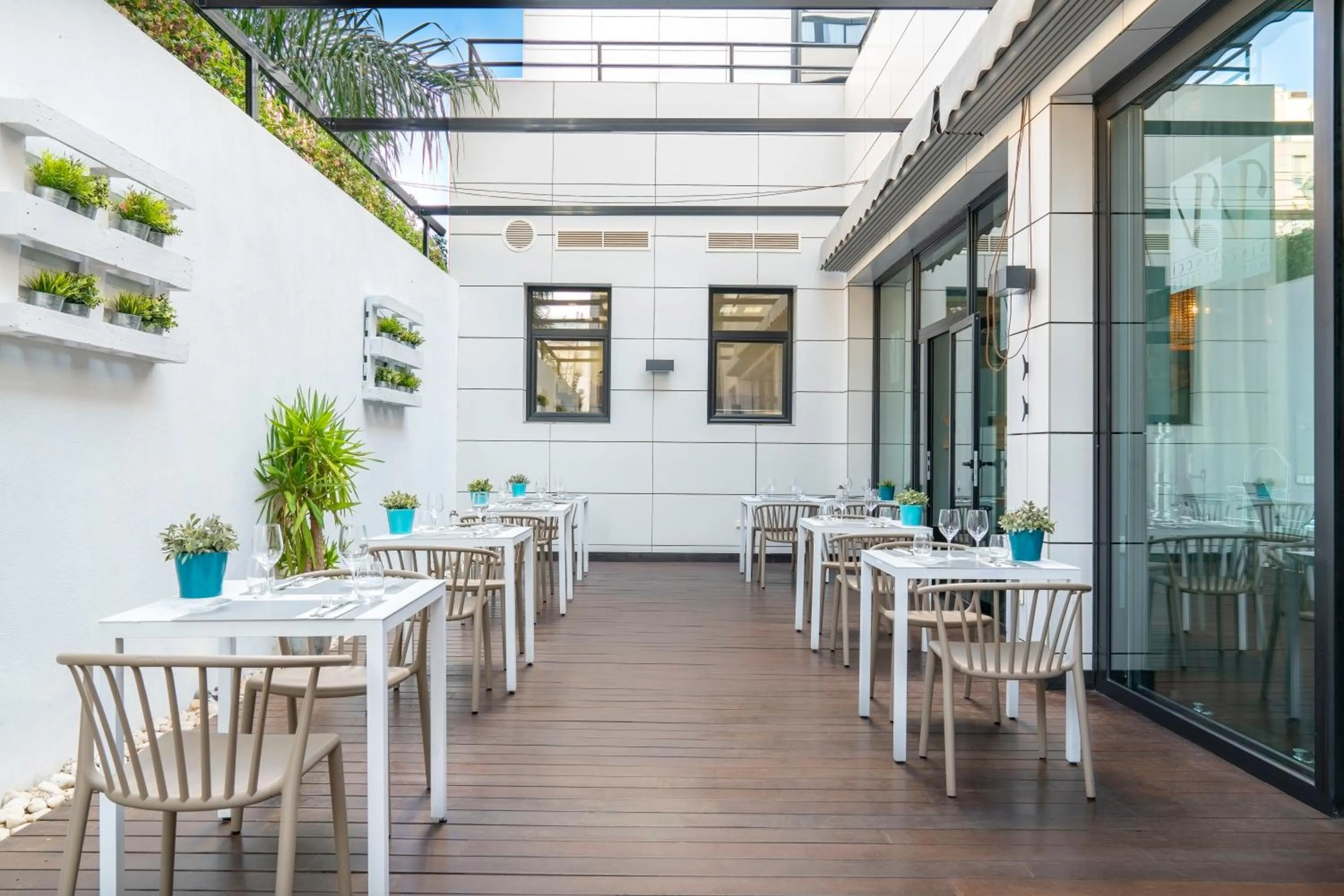 Restaurant/places to eat in Vincci Málaga