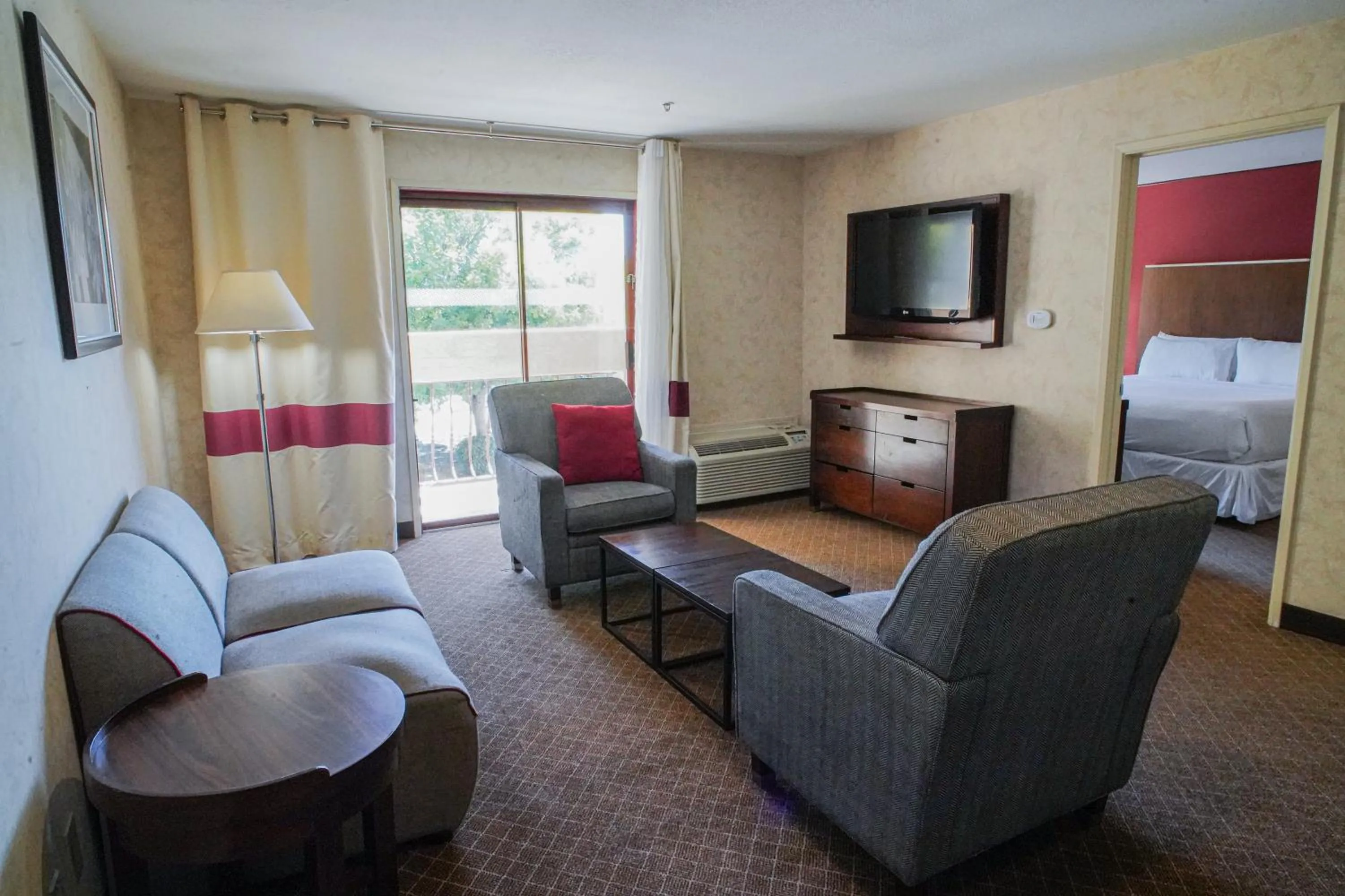 TV and multimedia, Bed in La Hacienda San Jose Silicon Valley