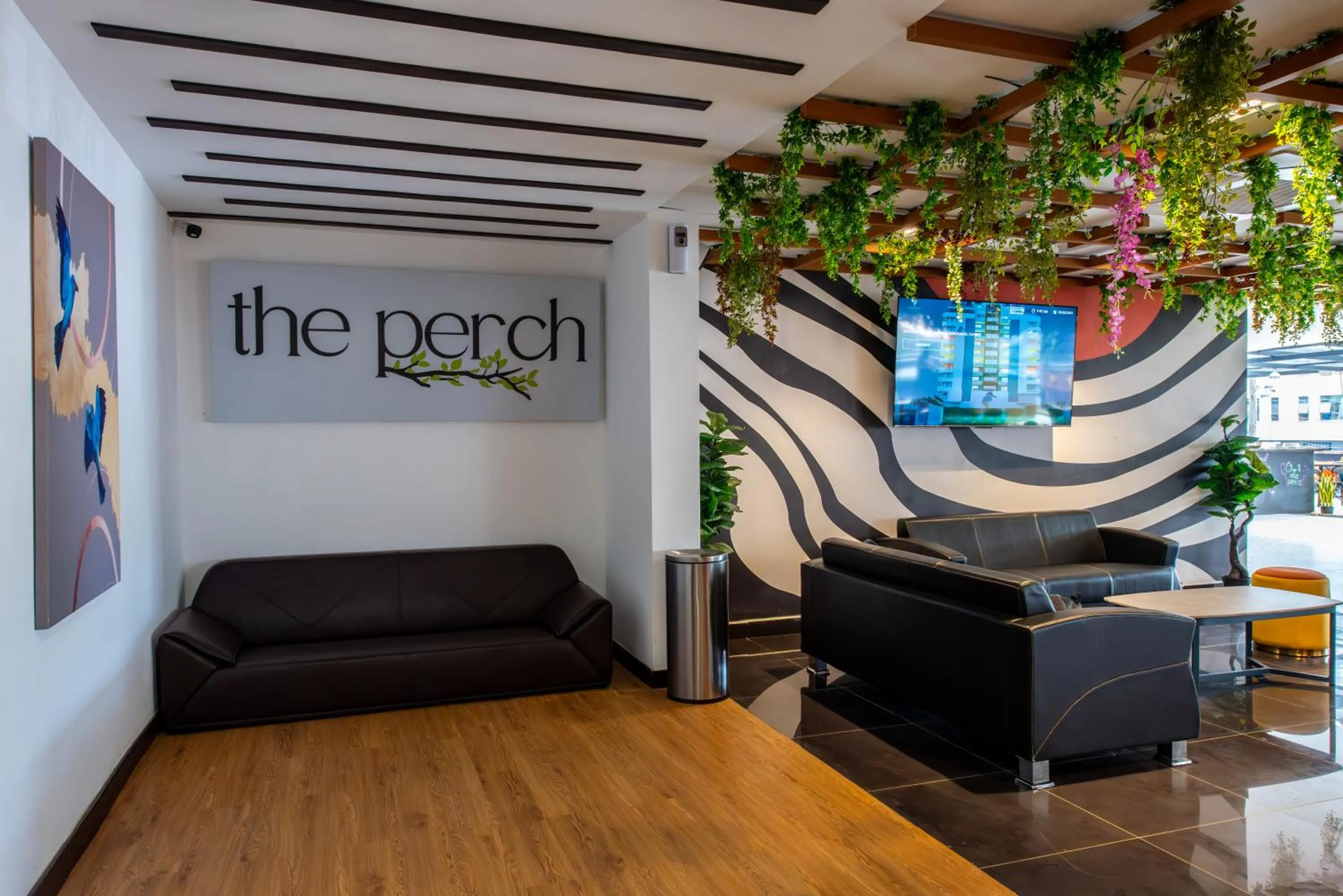 Restaurant/places to eat in Kingfisher Nest Hotel Suites- Westlands, Near Sarit Center