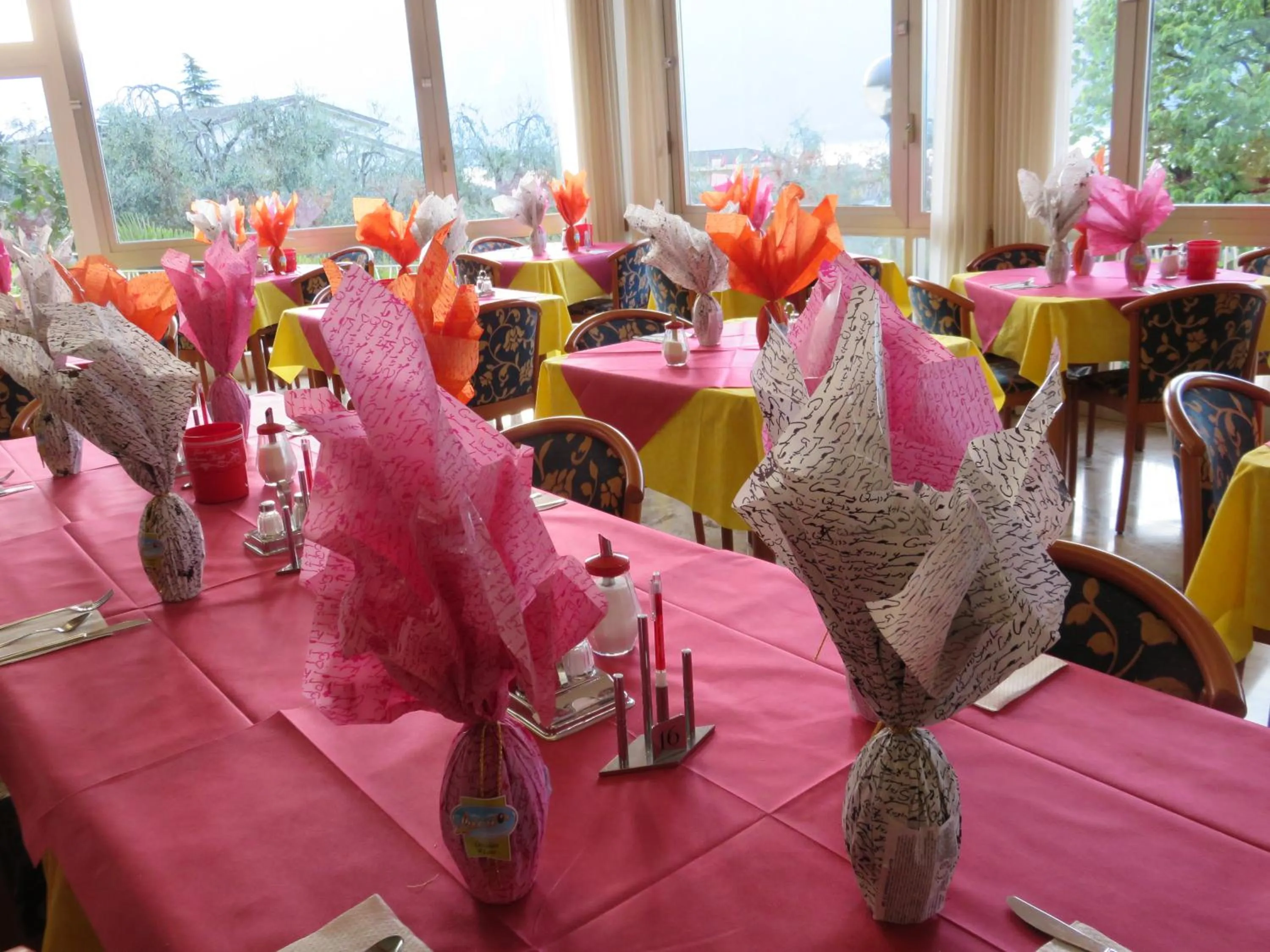 Restaurant/places to eat in Hotel Garden