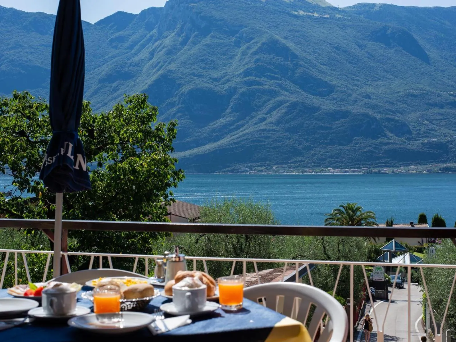 Food and drinks in Hotel Garden NEW MANAGEMENT