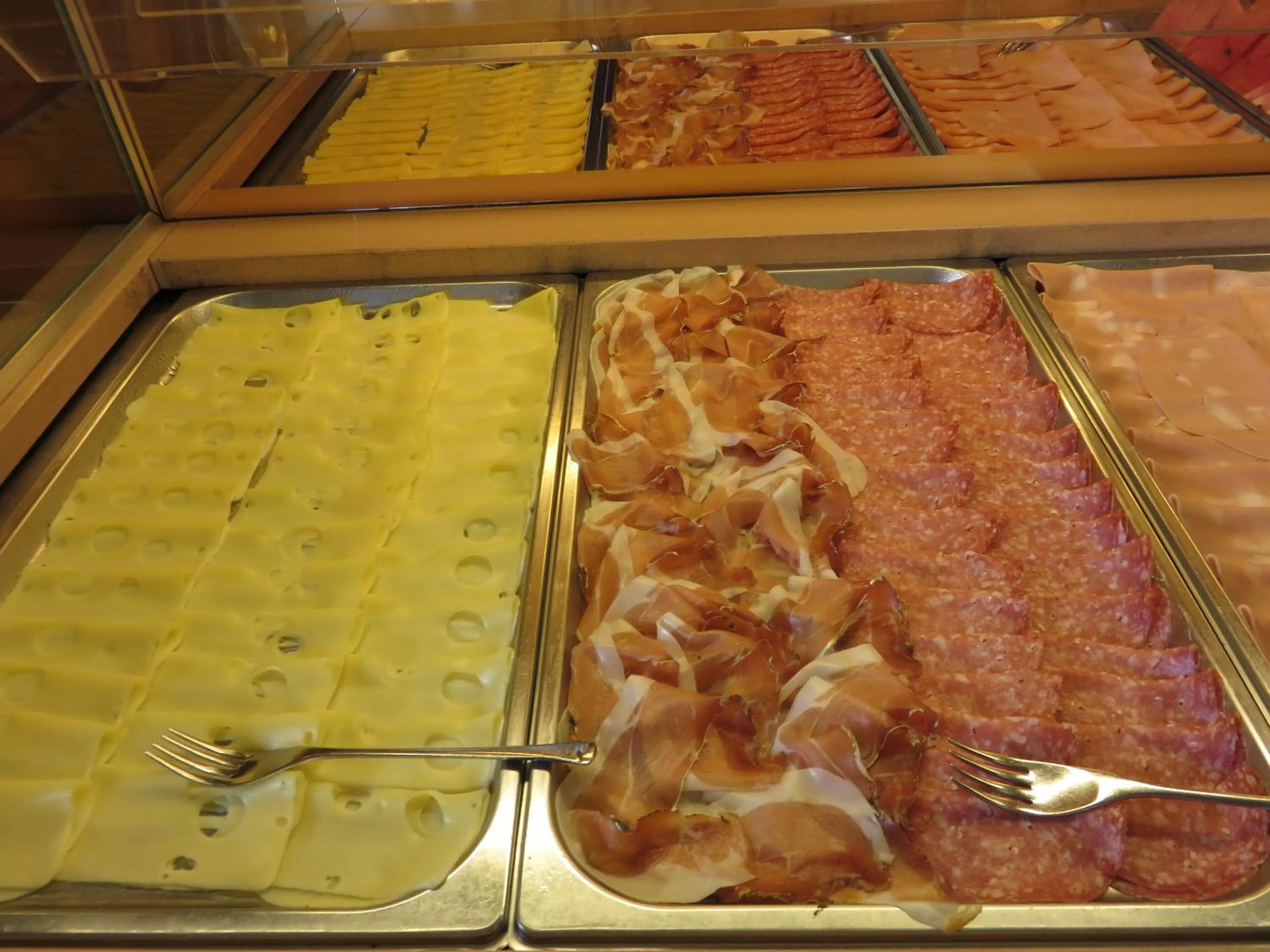 Buffet breakfast in Hotel Garden