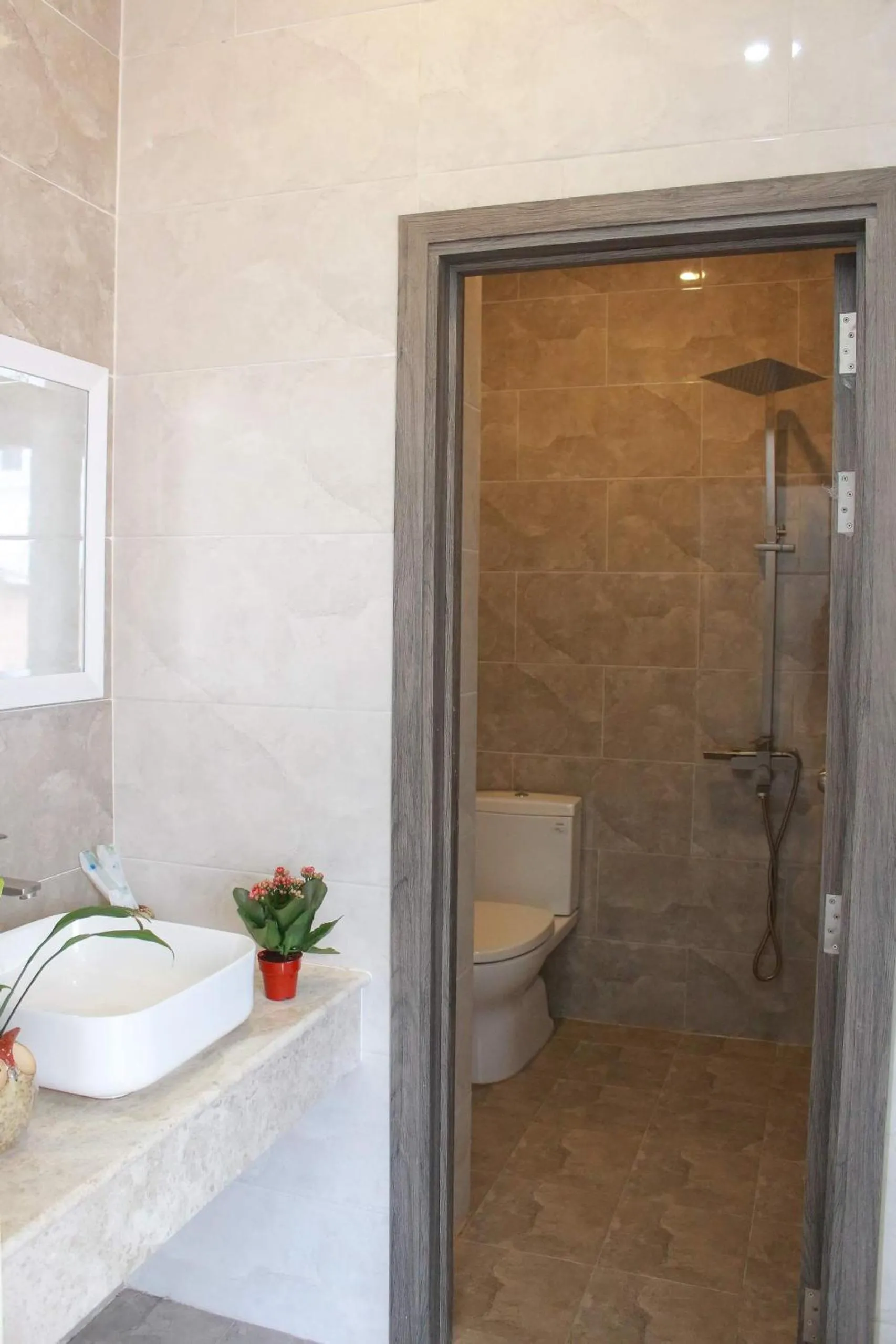 Shower in Dalat Memory Inn