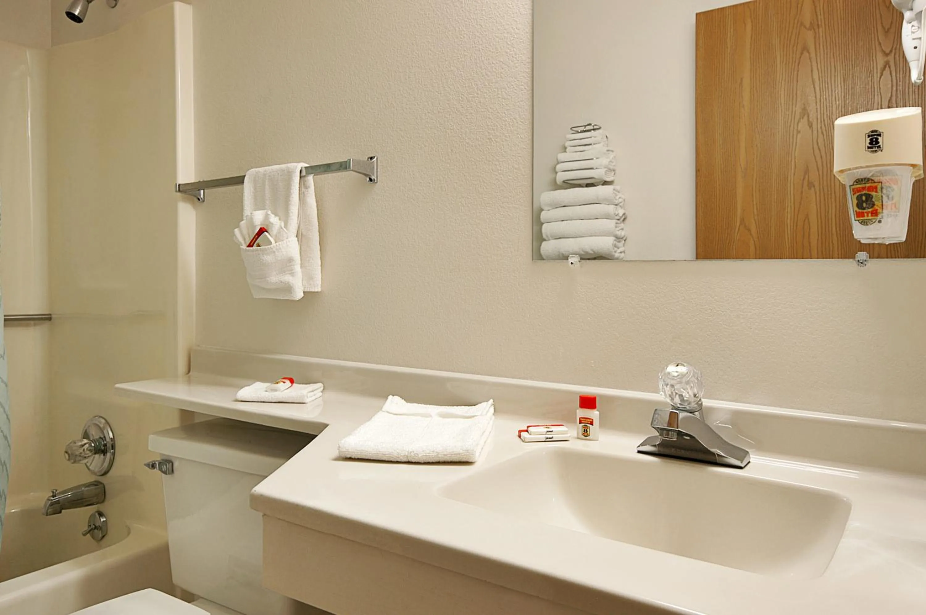 Bathroom in Super 8 by Wyndham Keokuk