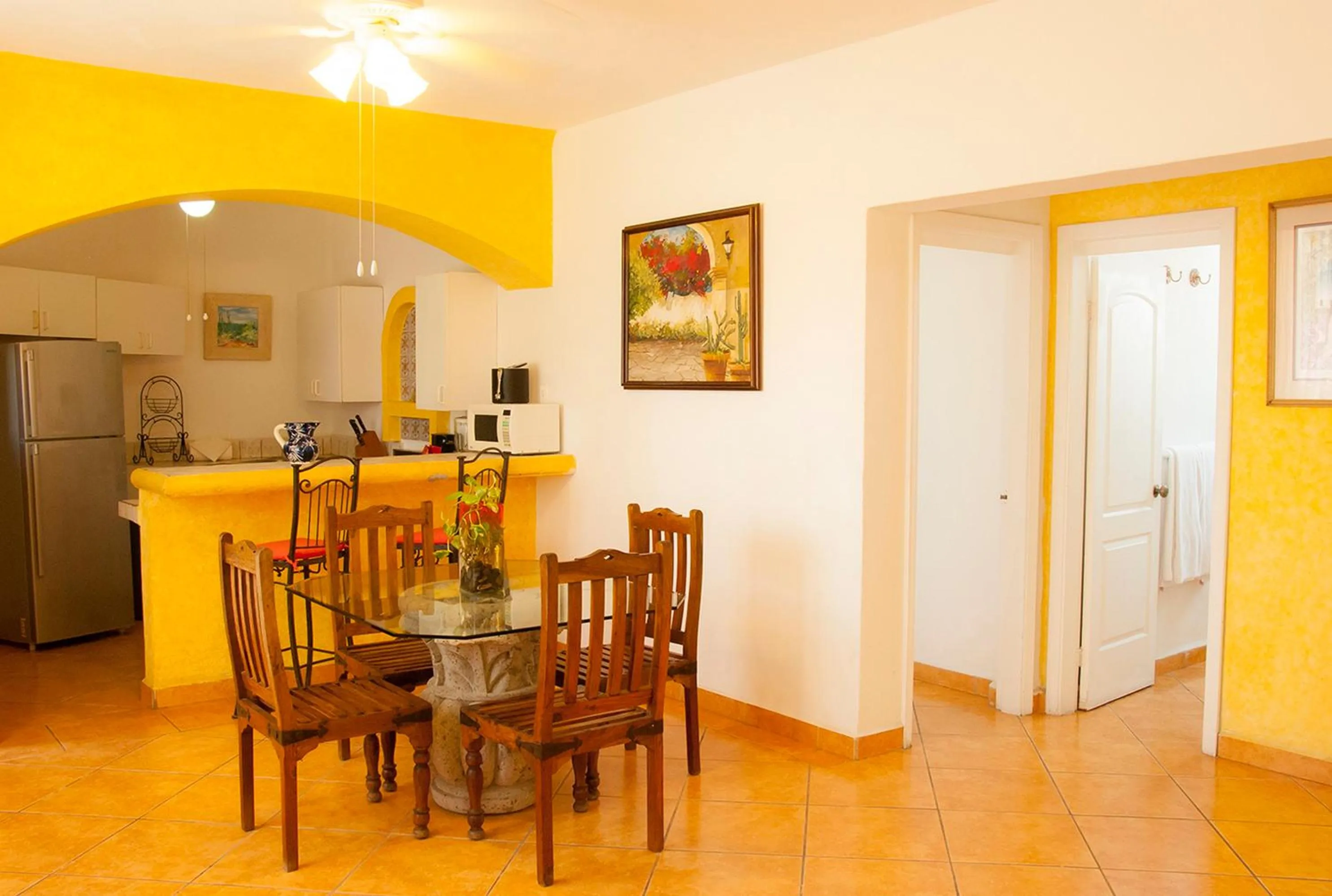 Kitchen or kitchenette in El Encanto Inn & Suites