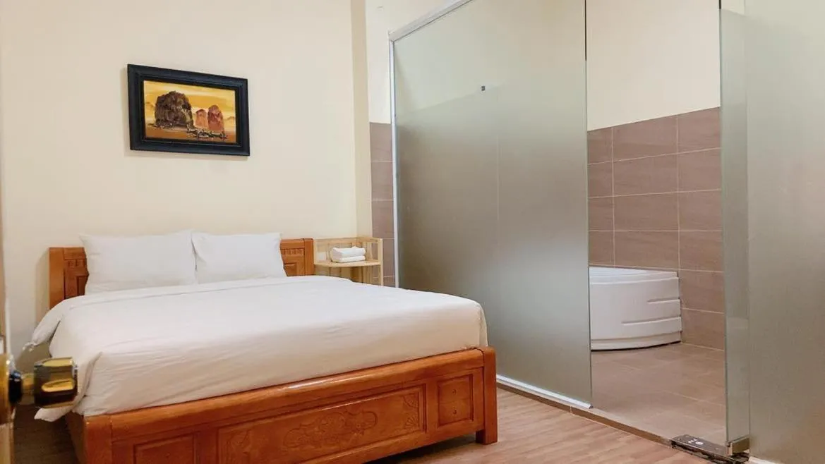 Bed in Hung Vuong Hotel