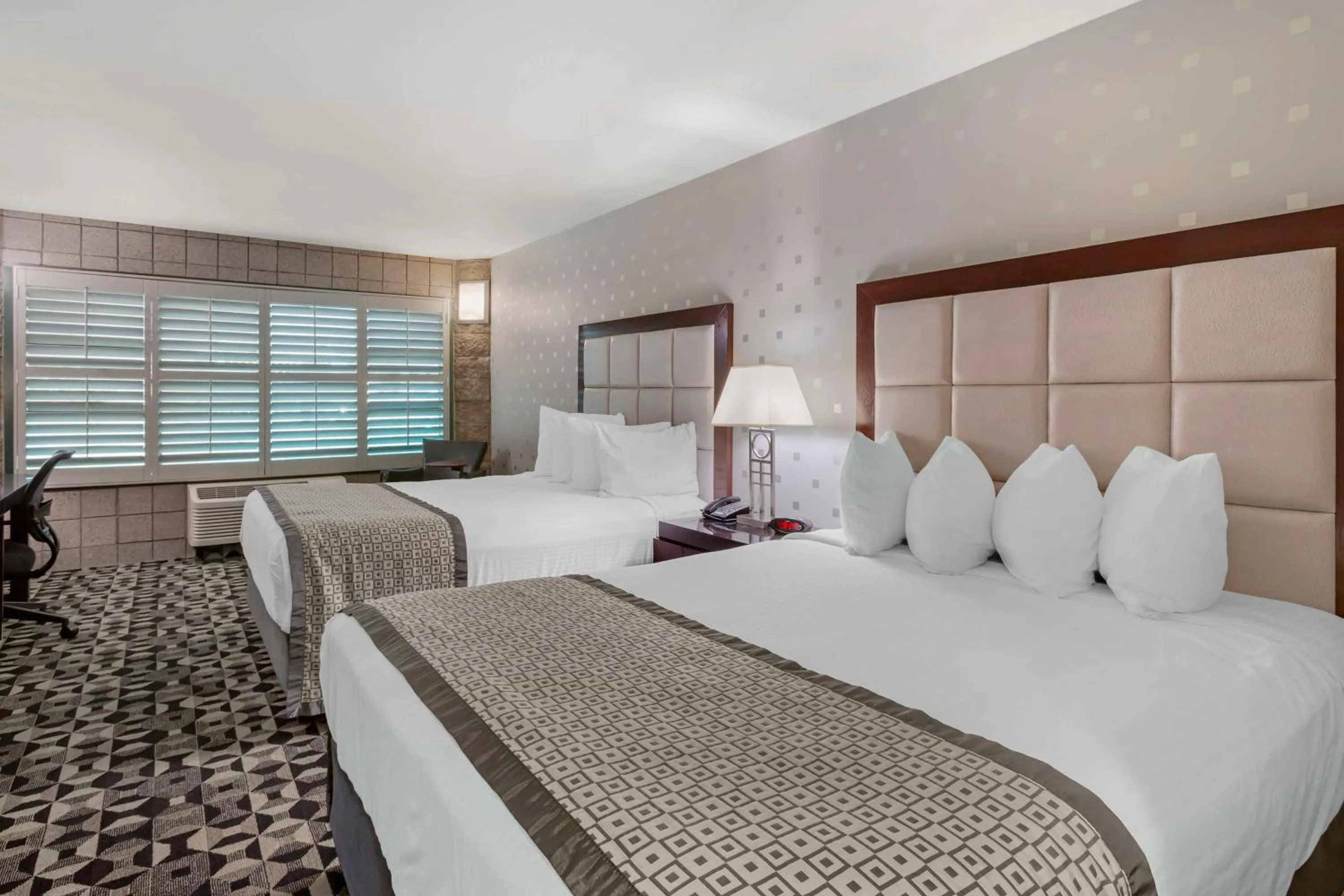 Bedroom, Bed in Best Western Plus Sundial