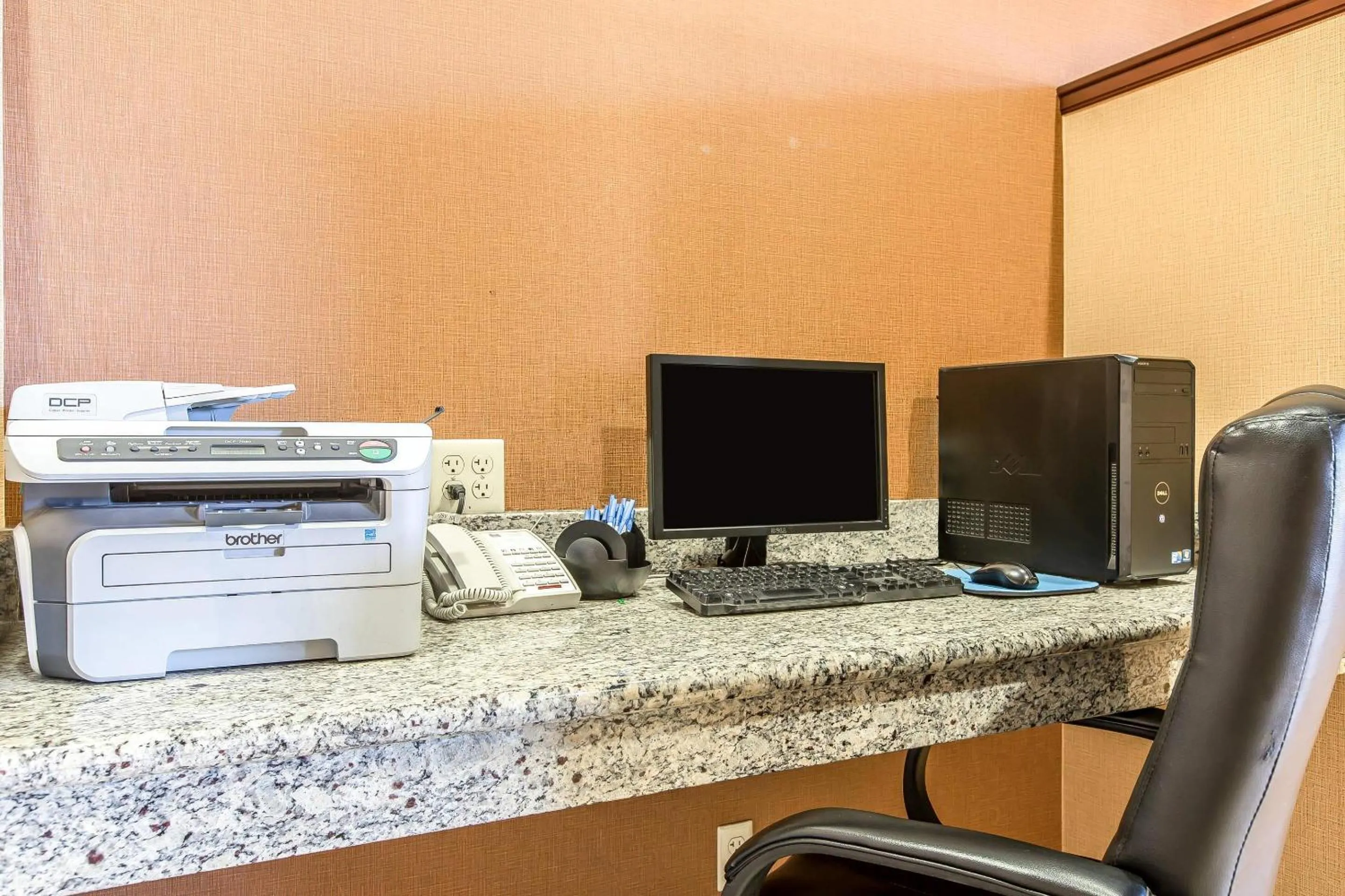 Business facilities in Comfort Inn & Suites Colton