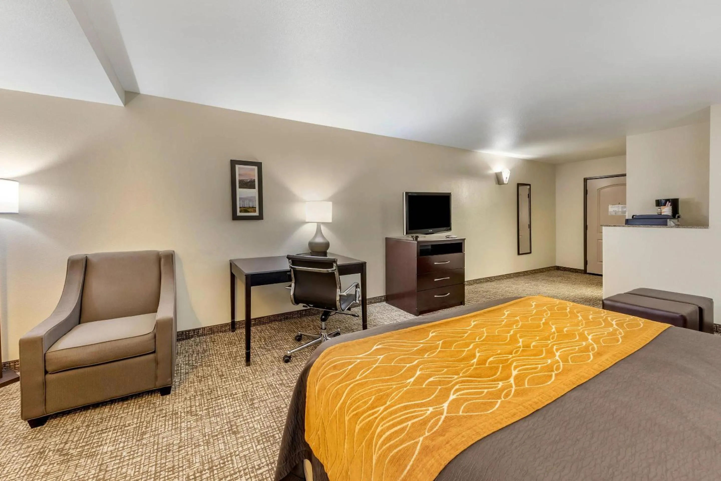 Bedroom, Bed in Comfort Inn & Suites Colton