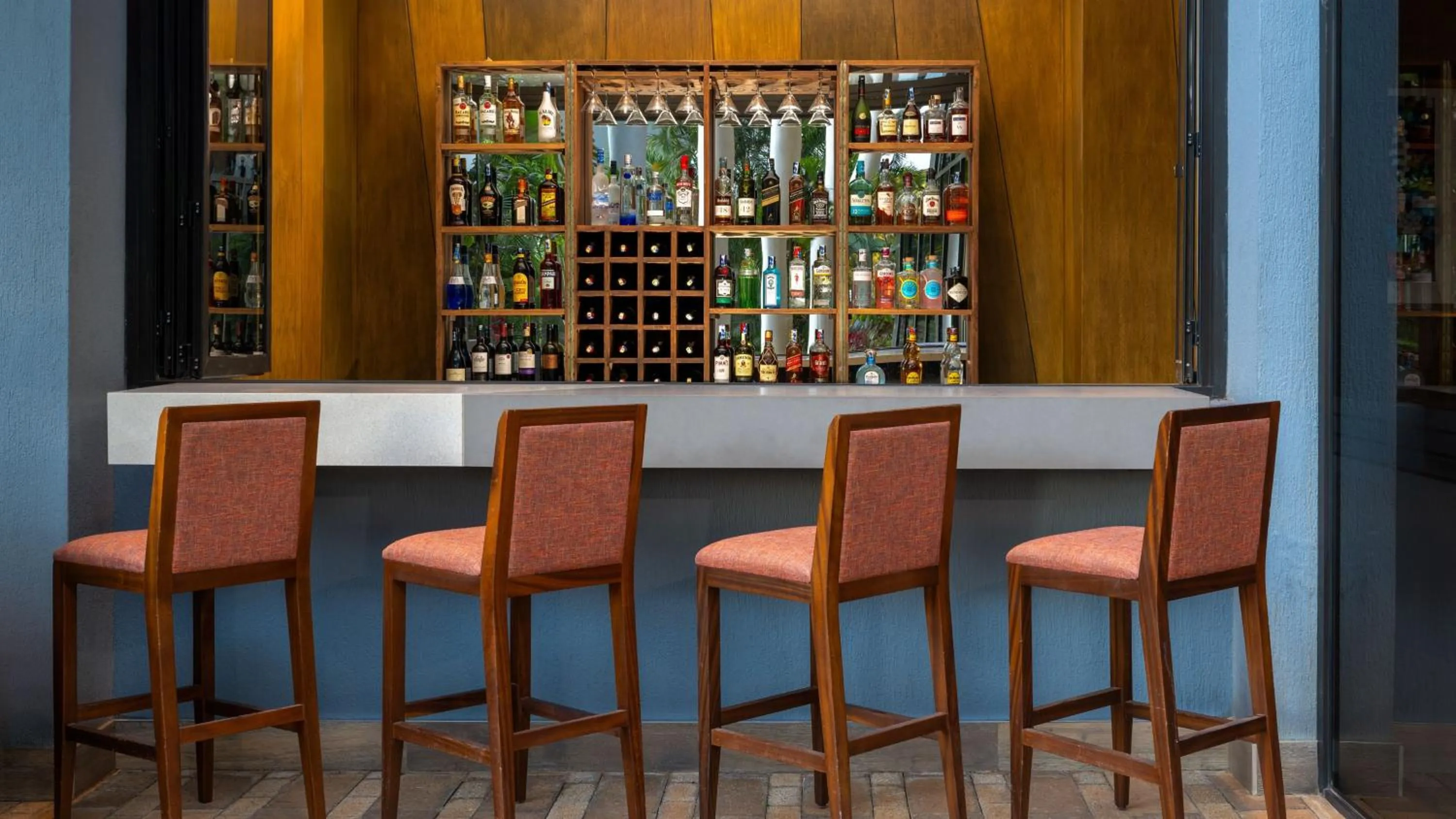 Lounge or bar in Holiday Inn - Nairobi Two Rivers Mall by IHG