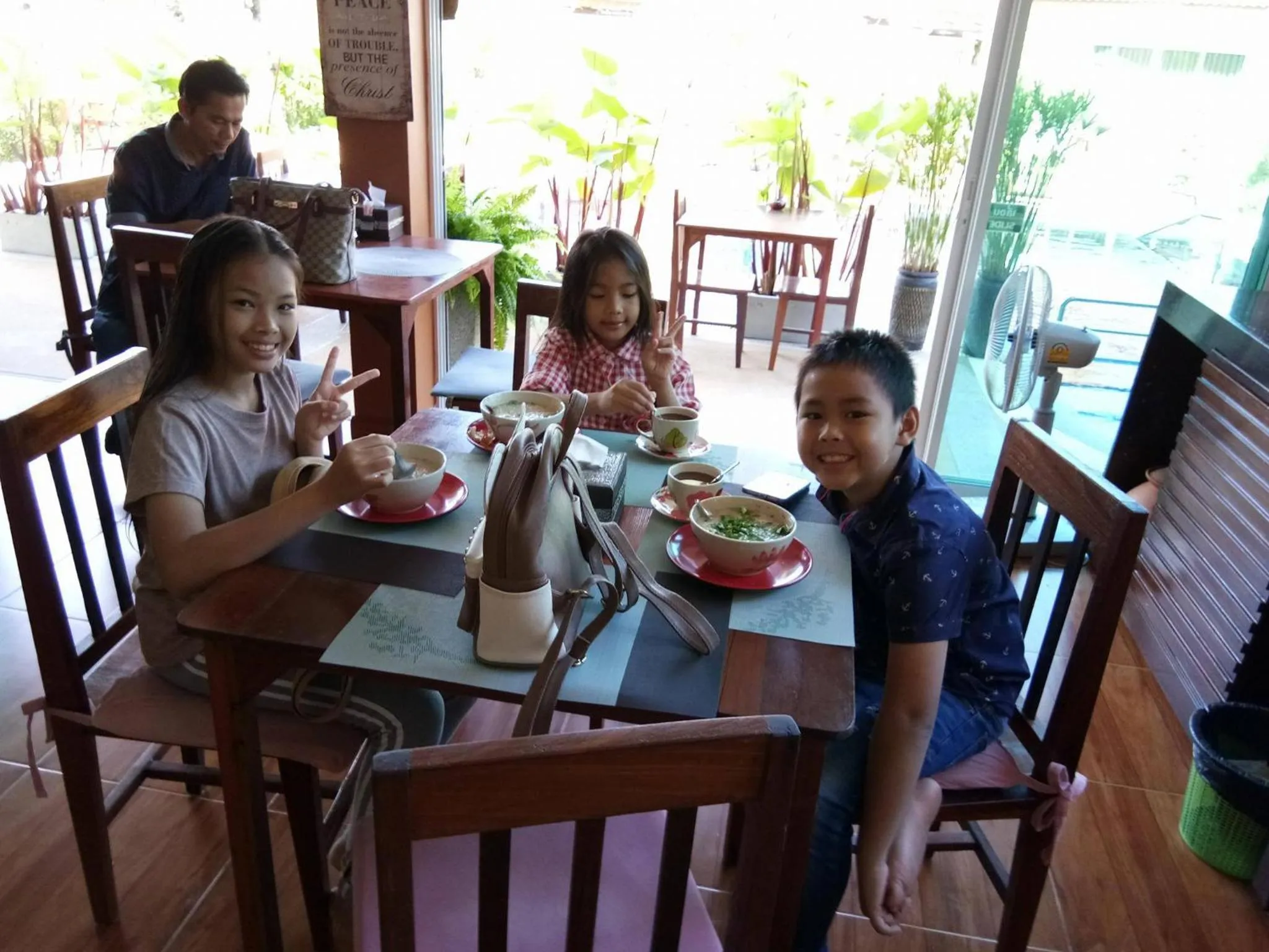 Restaurant/places to eat in Baan Sooksiri Bangsaray