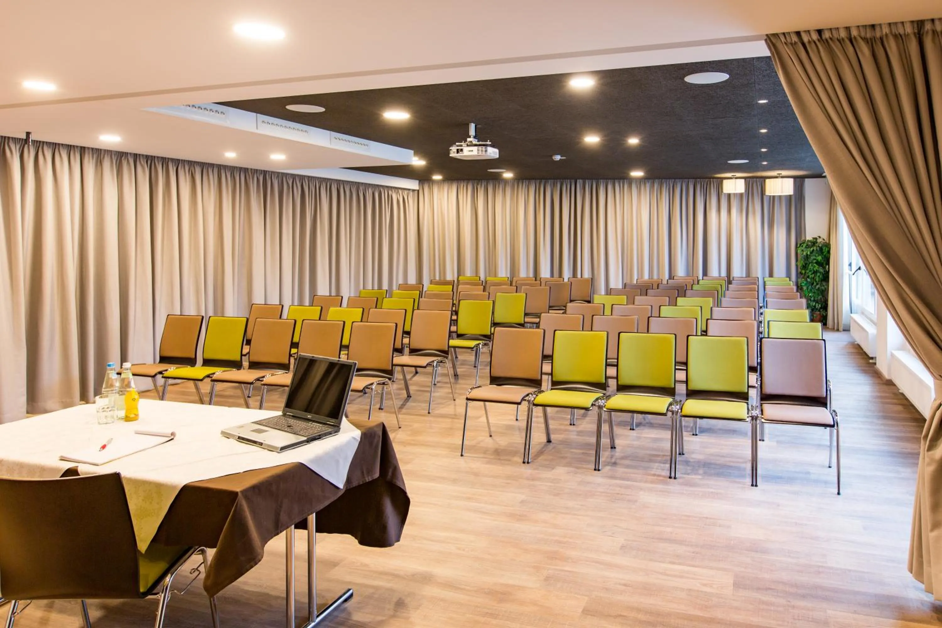 Banquet/Function facilities in Hotel Millanderhof