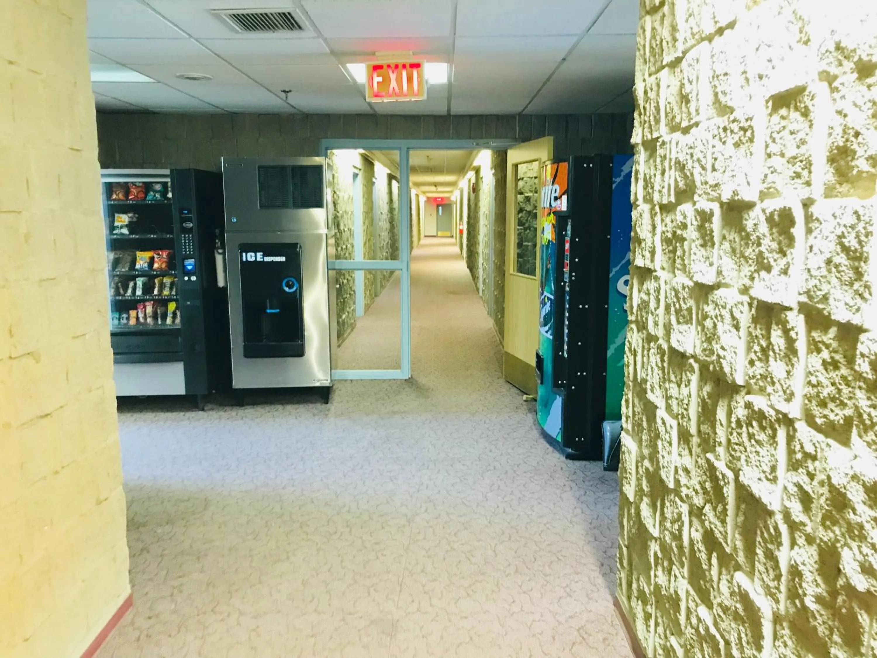 On-site shops in Northern Star Hotel & Convention Center