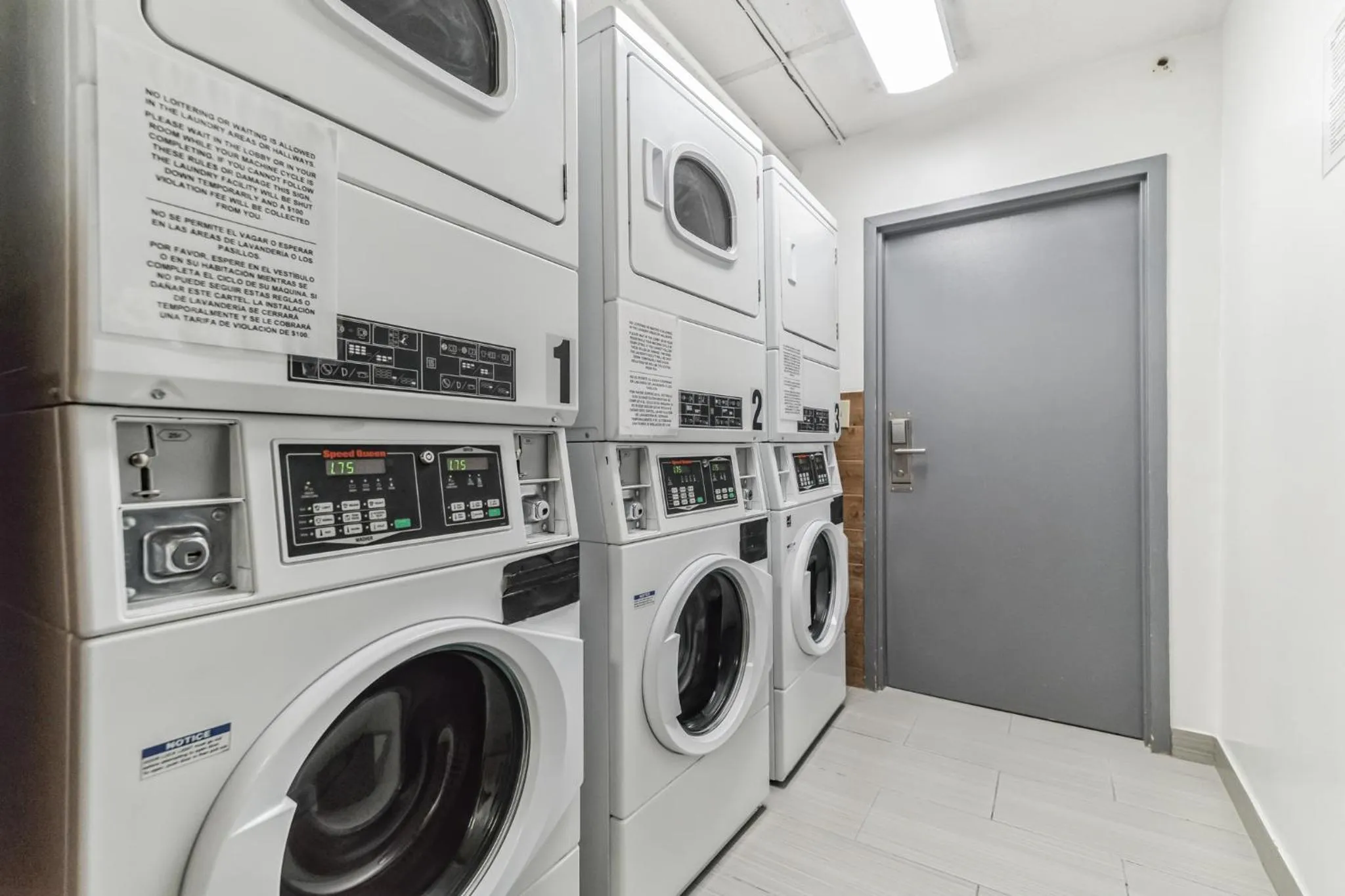 washing machine in Travelodge by Wyndham Winchester