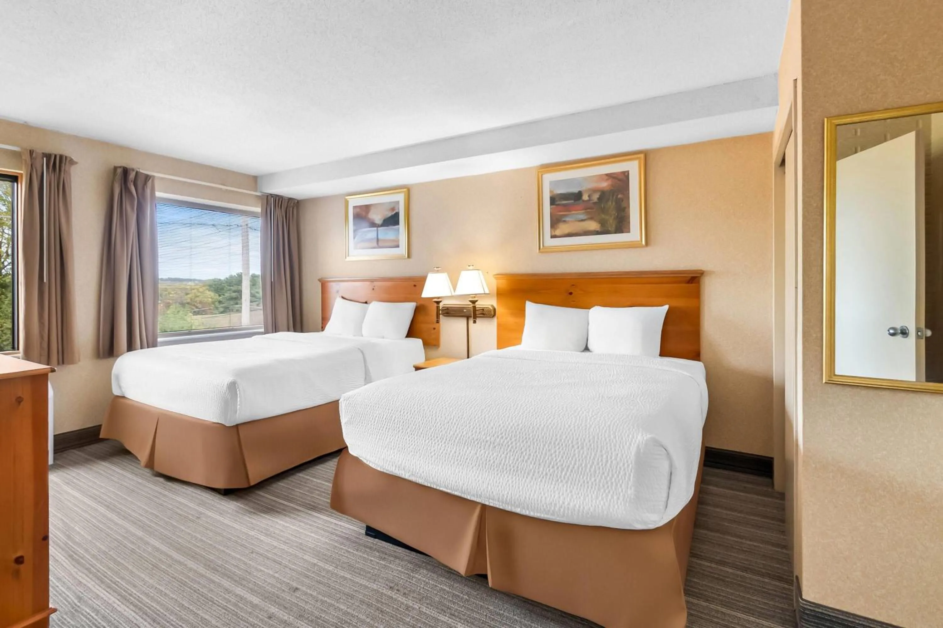 Photo of the whole room, Bed in Travelodge by Wyndham Winchester