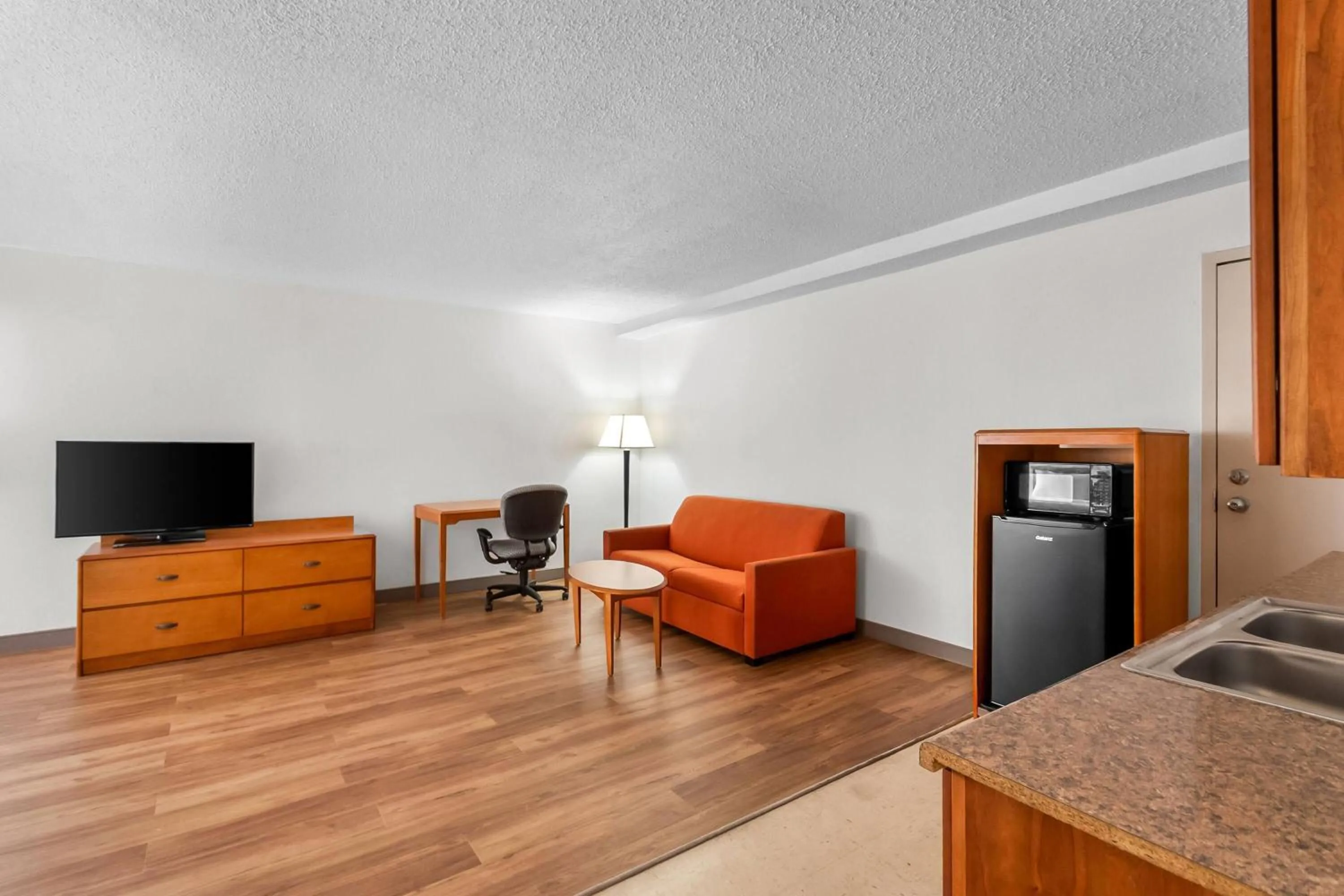 Living room in Travelodge by Wyndham Winchester