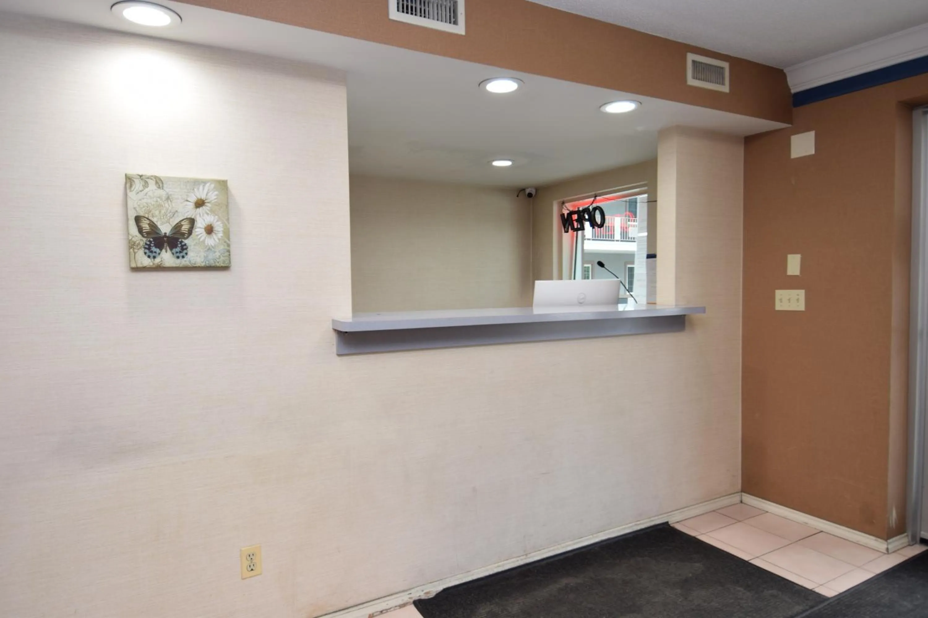 Lobby or reception in University Manor Inn