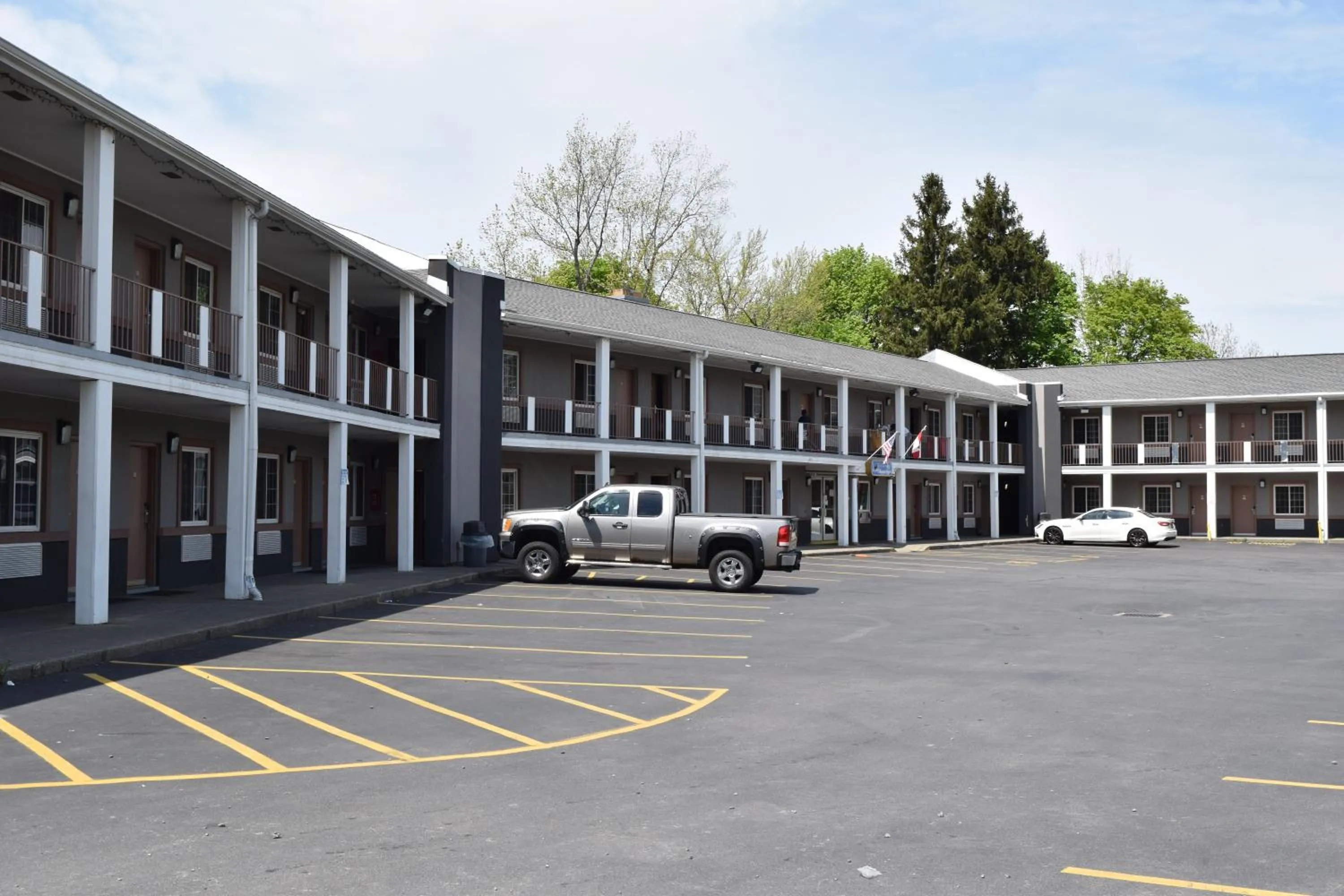 Property building in University Manor Inn