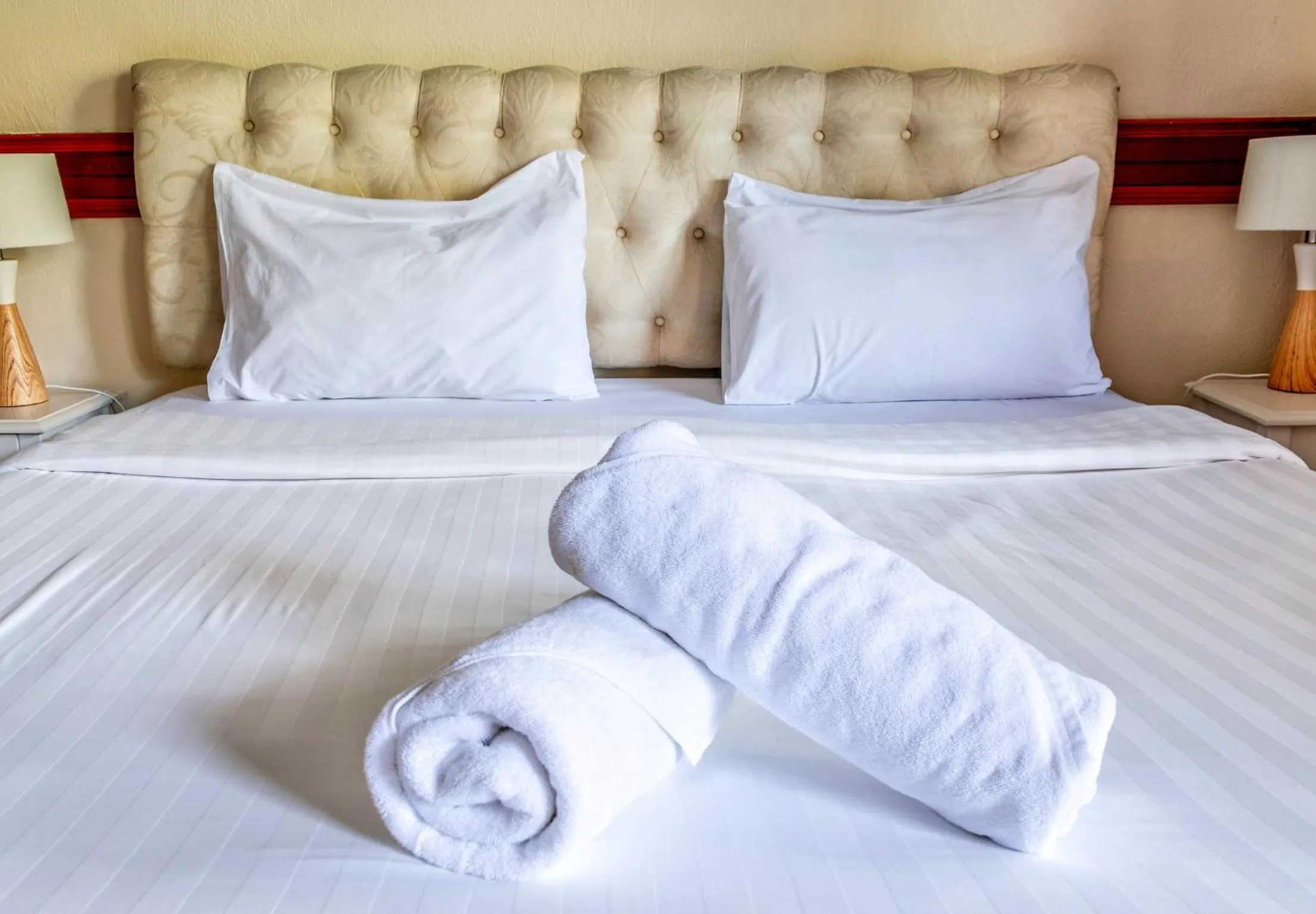 Photo of the whole room, Bed in Kata Leaf Resort Phuket -