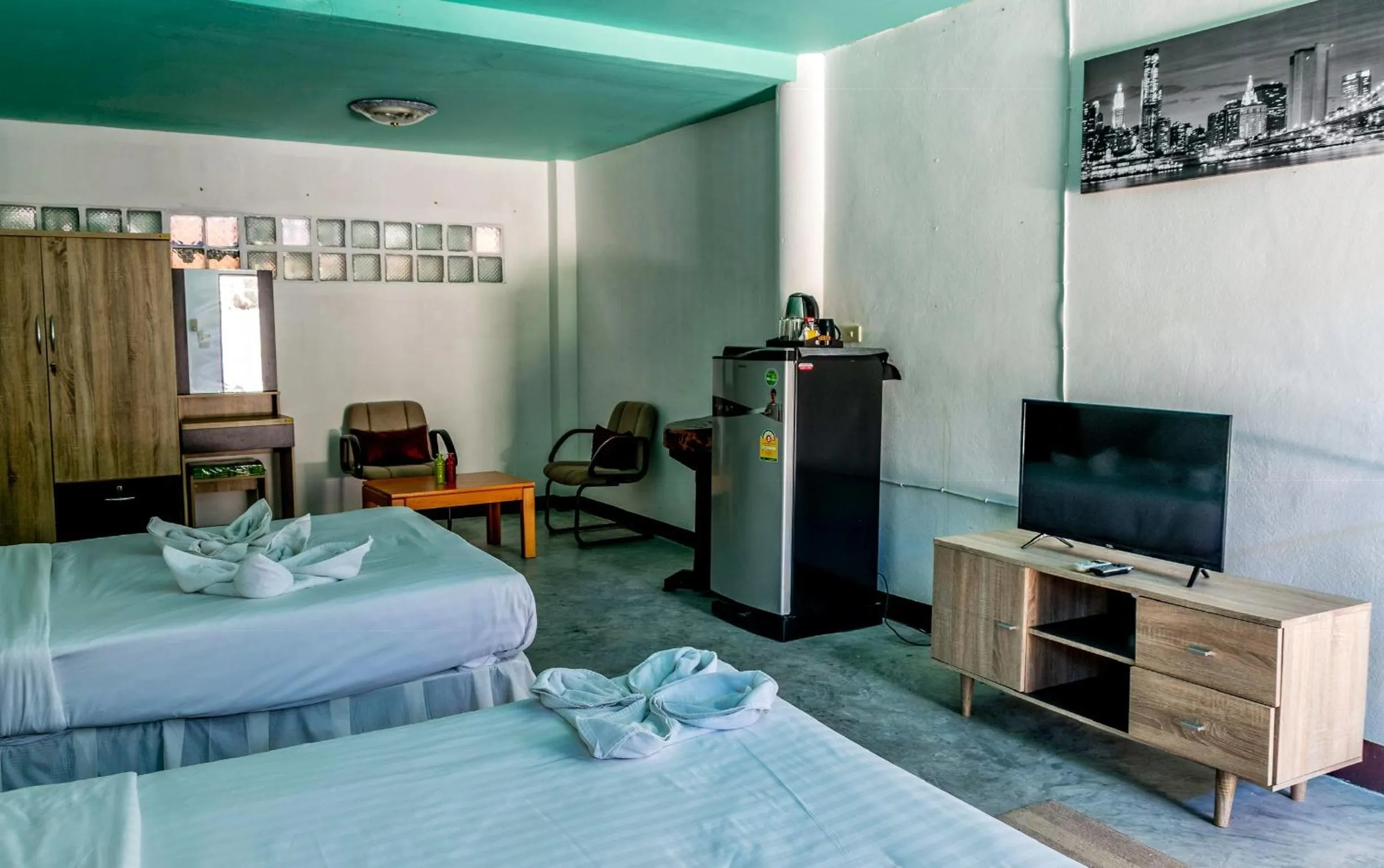 TV and multimedia, Bed in Kata Leaf Resort Phuket -